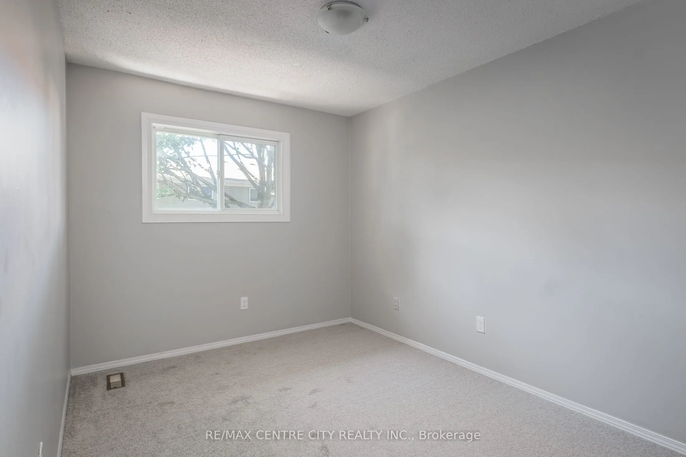 320 Westminster Avenue, #124