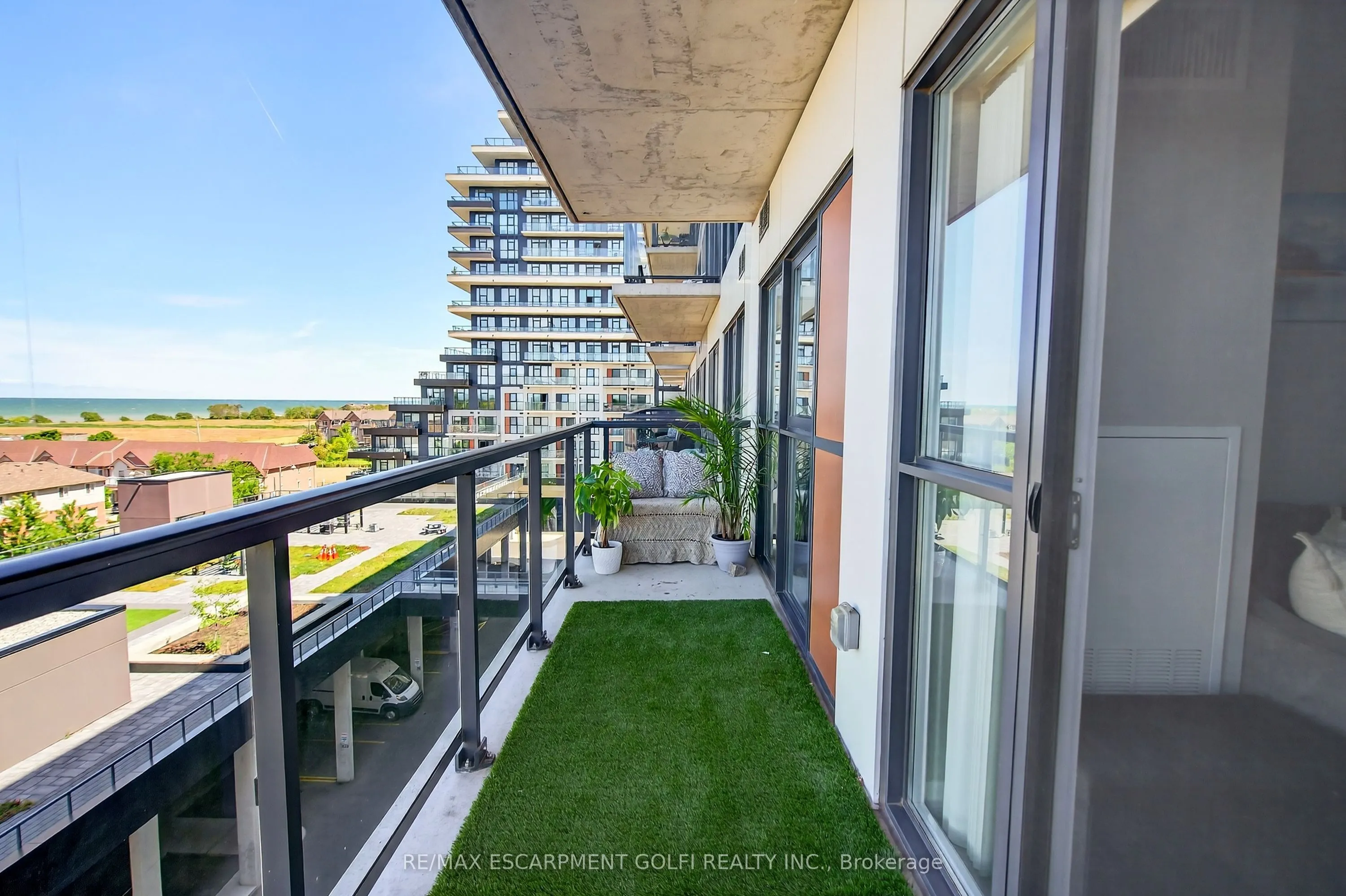 560 North Service Road, #505