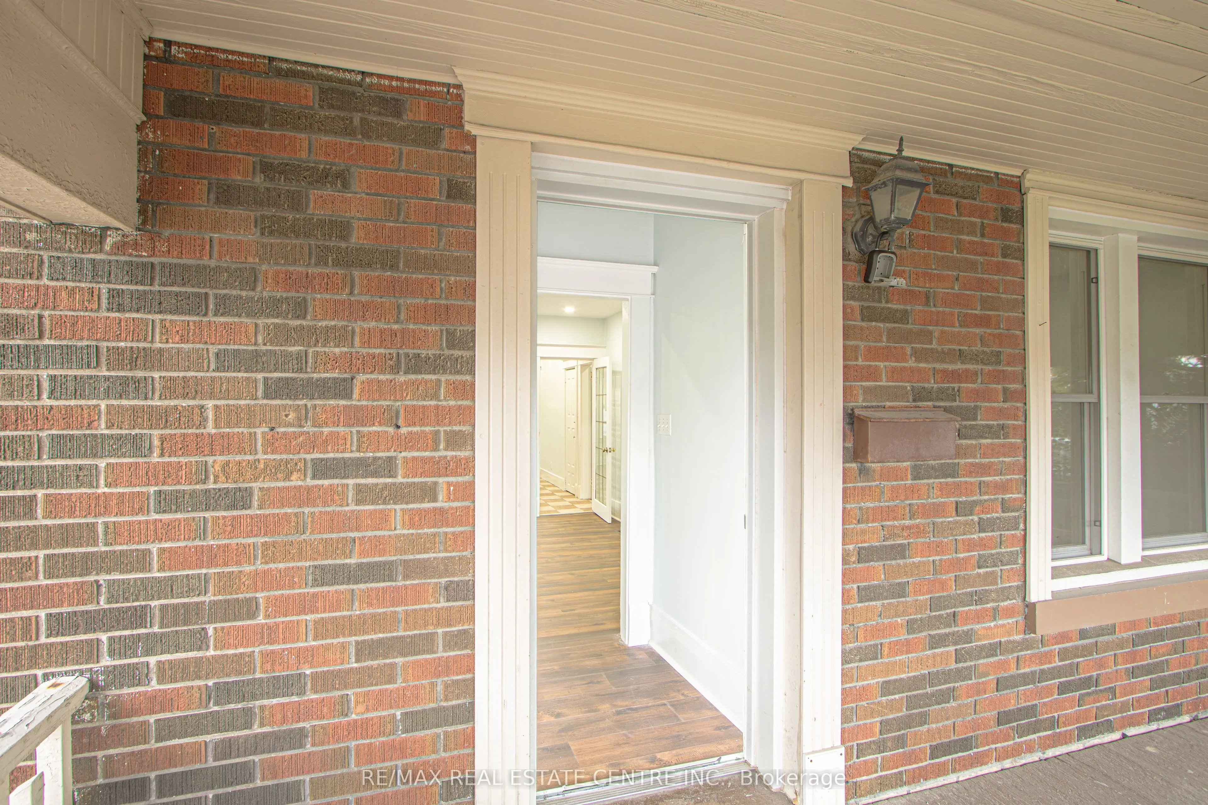 386 Wharncliffe Road S