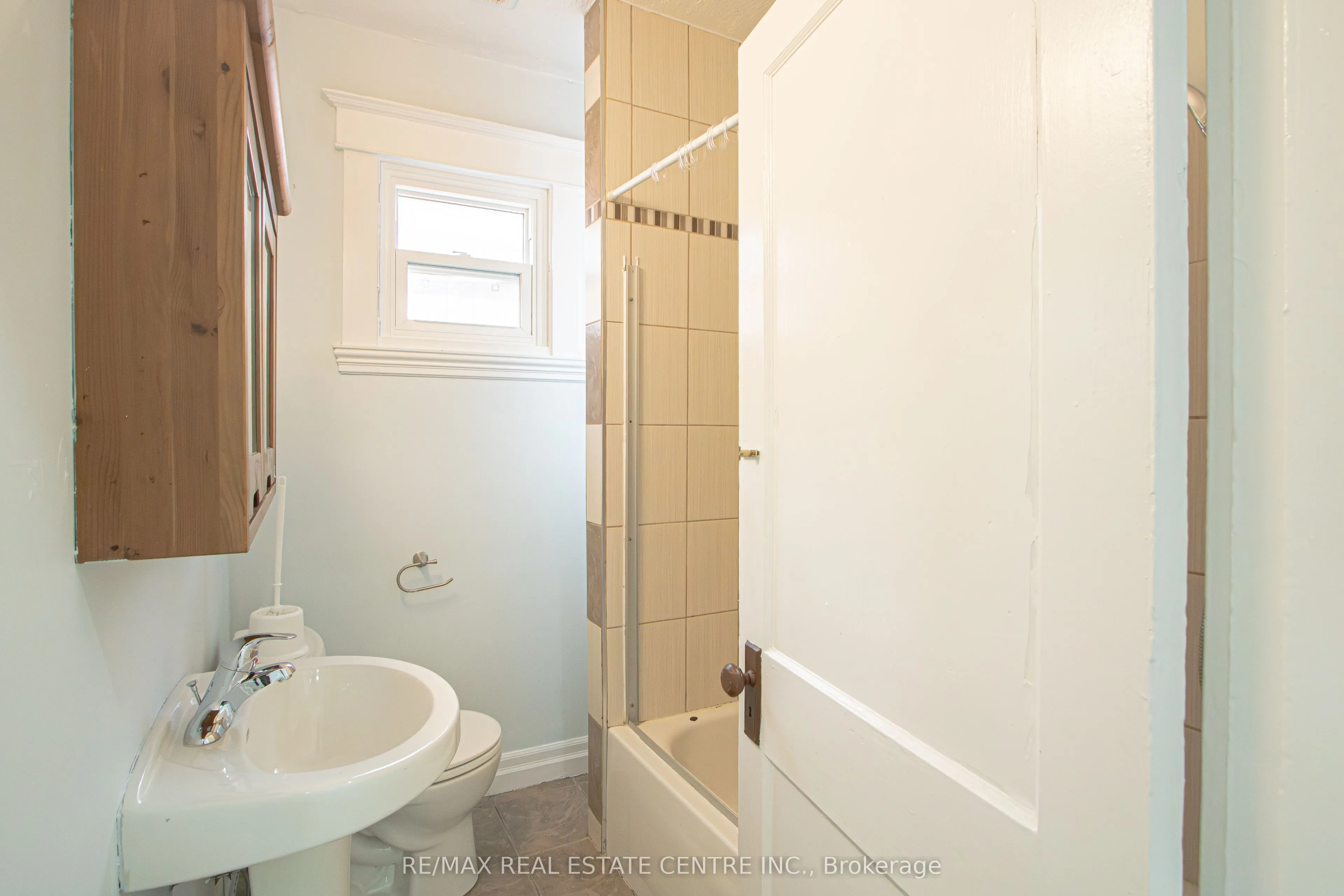 386 Wharncliffe Road S