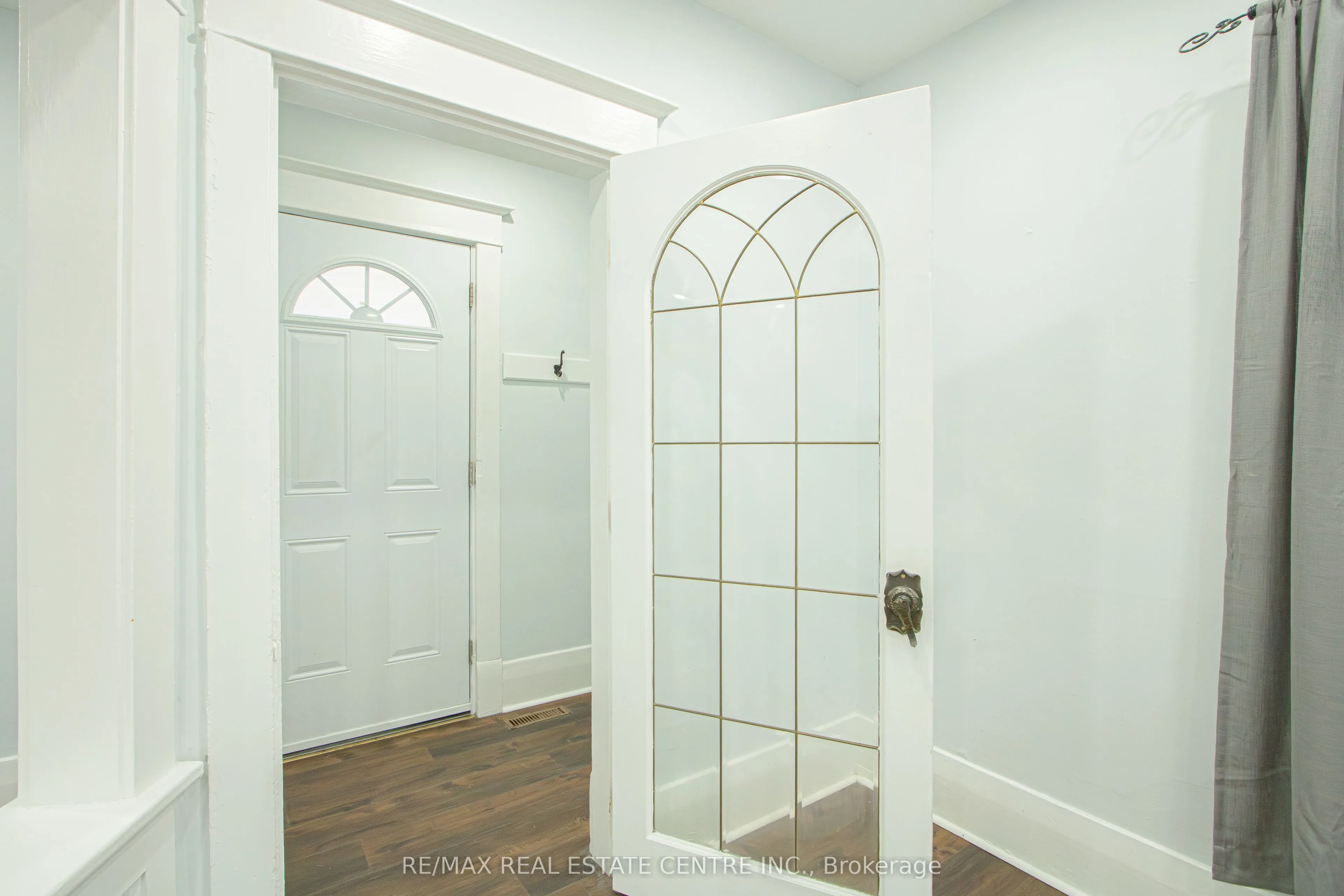 386 Wharncliffe Road S