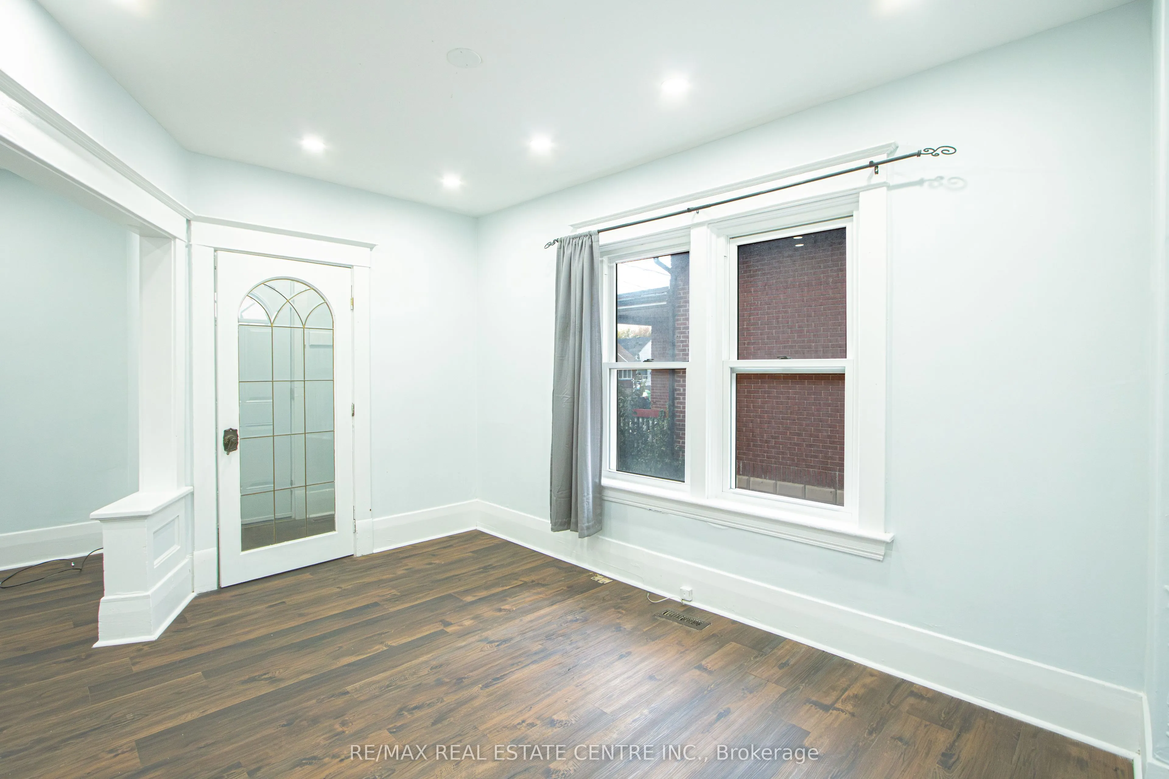 386 Wharncliffe Road S