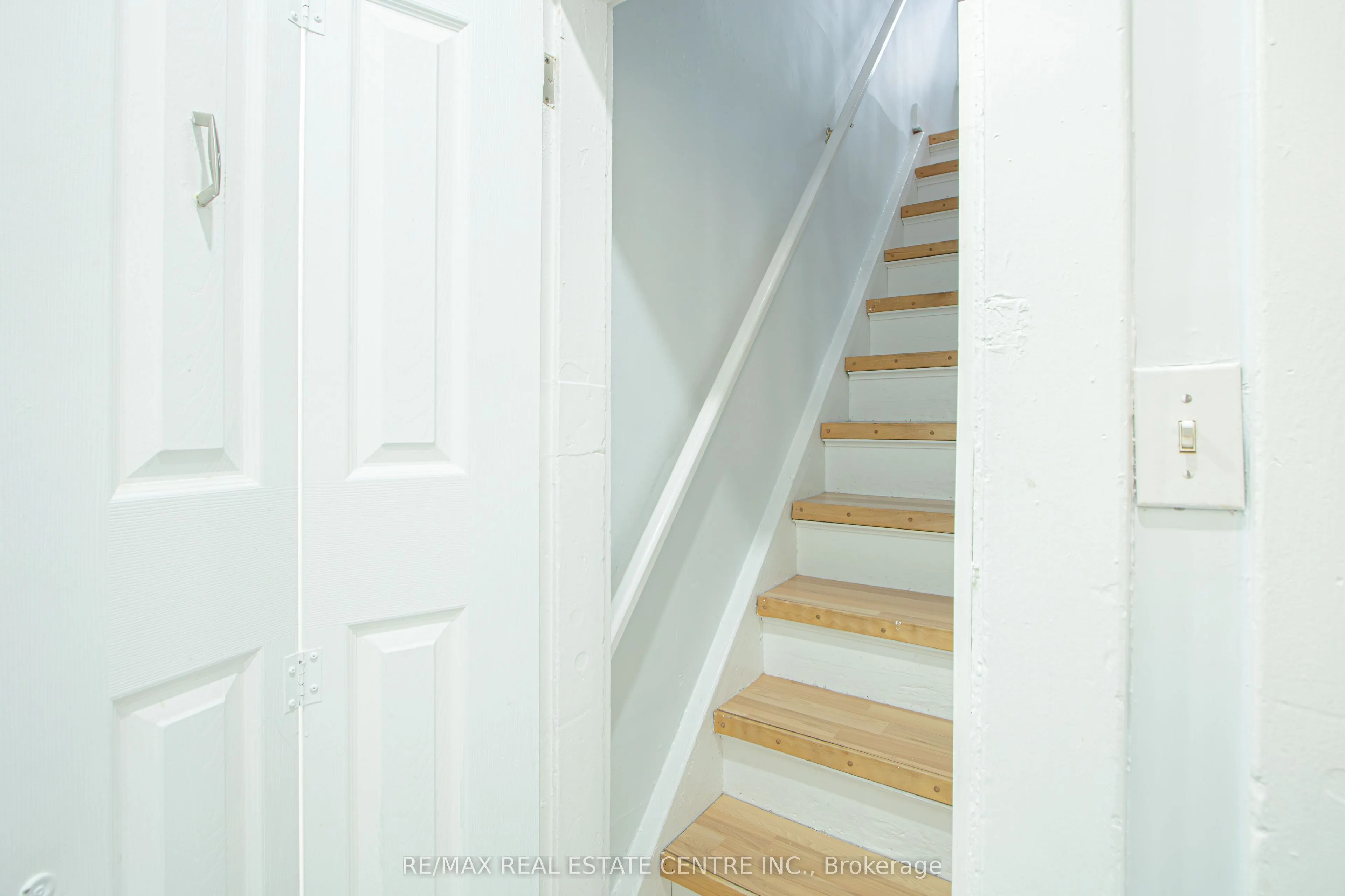 386 Wharncliffe Road S