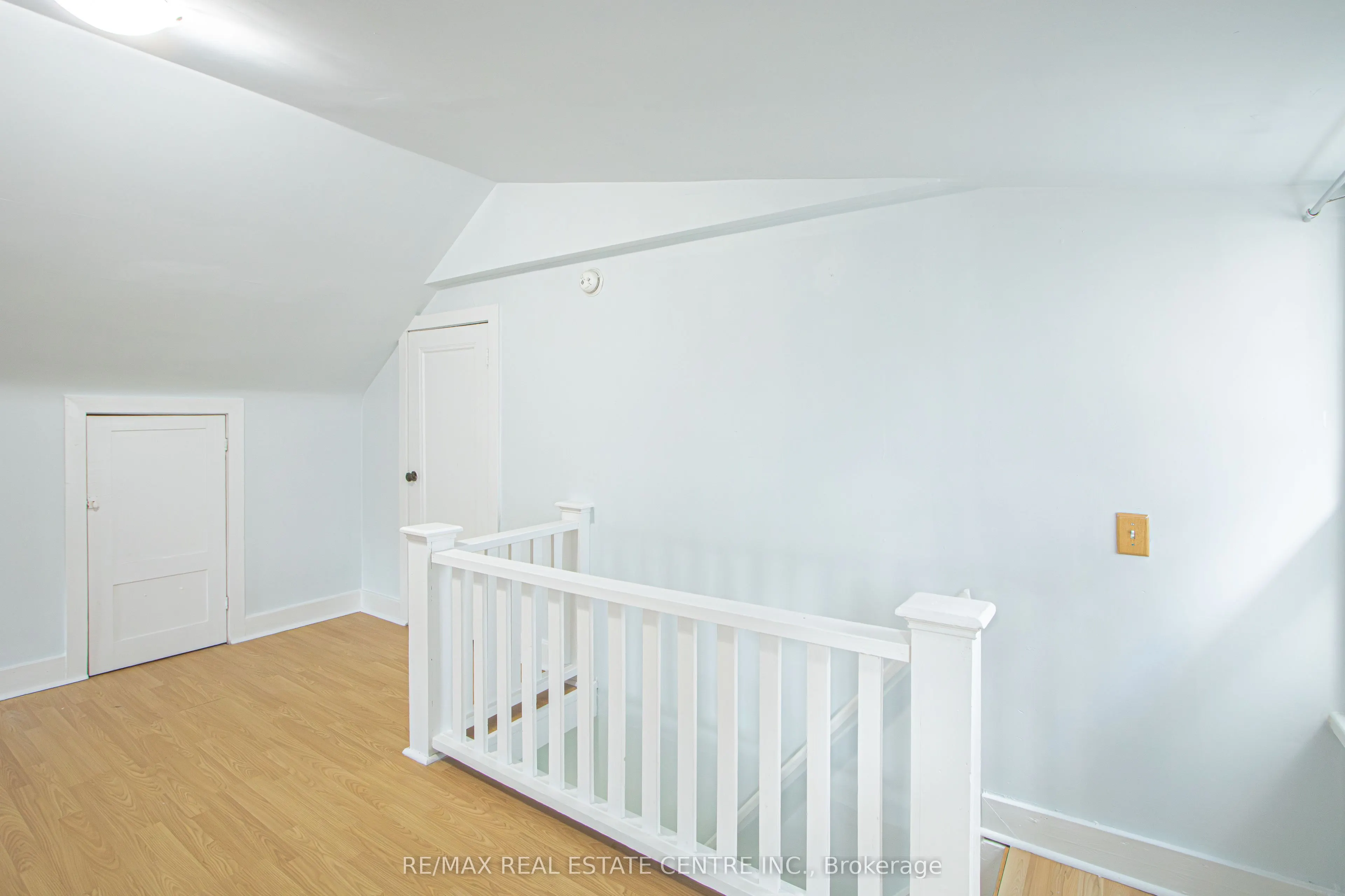 386 Wharncliffe Road S