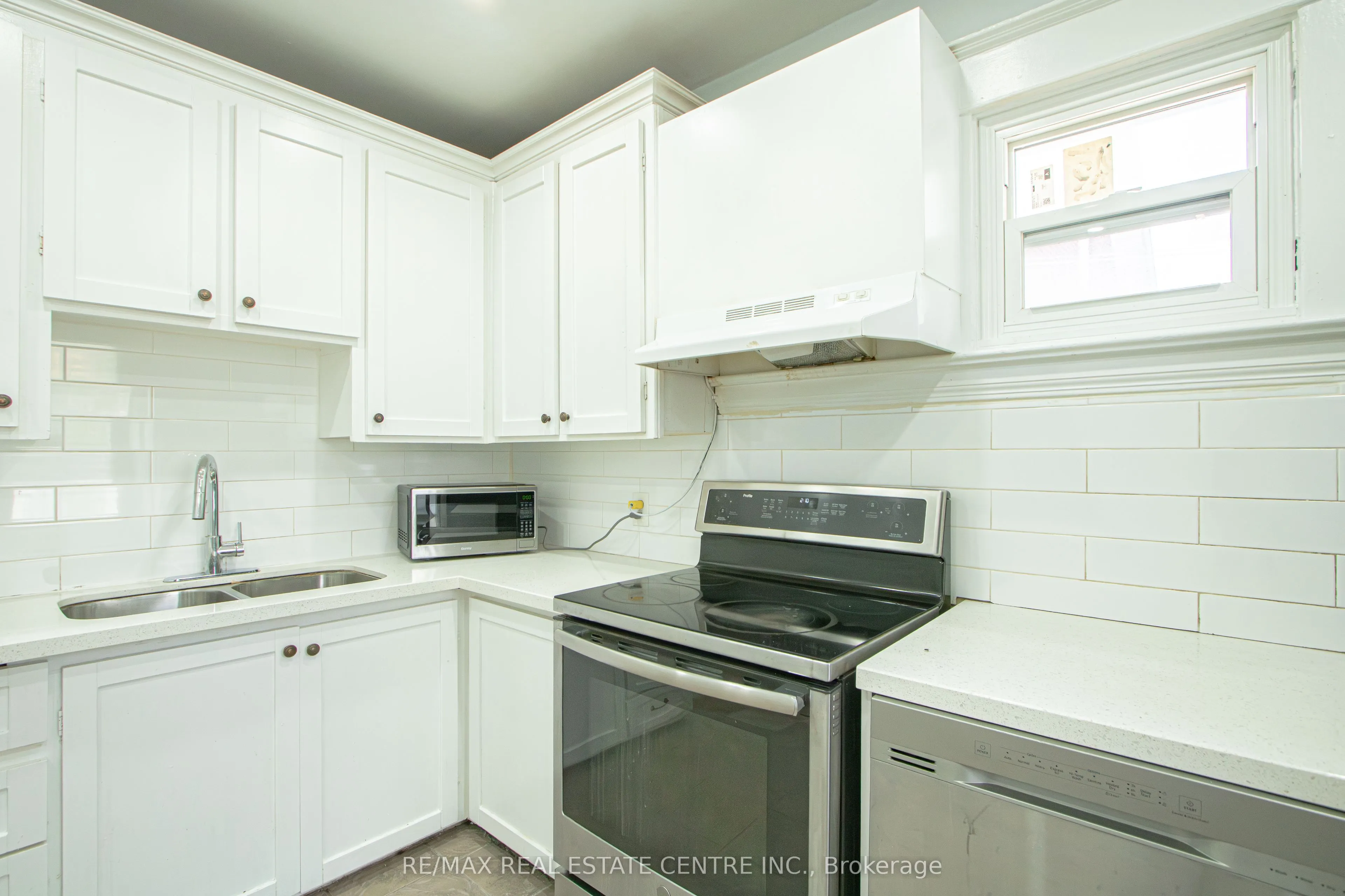 386 Wharncliffe Road S
