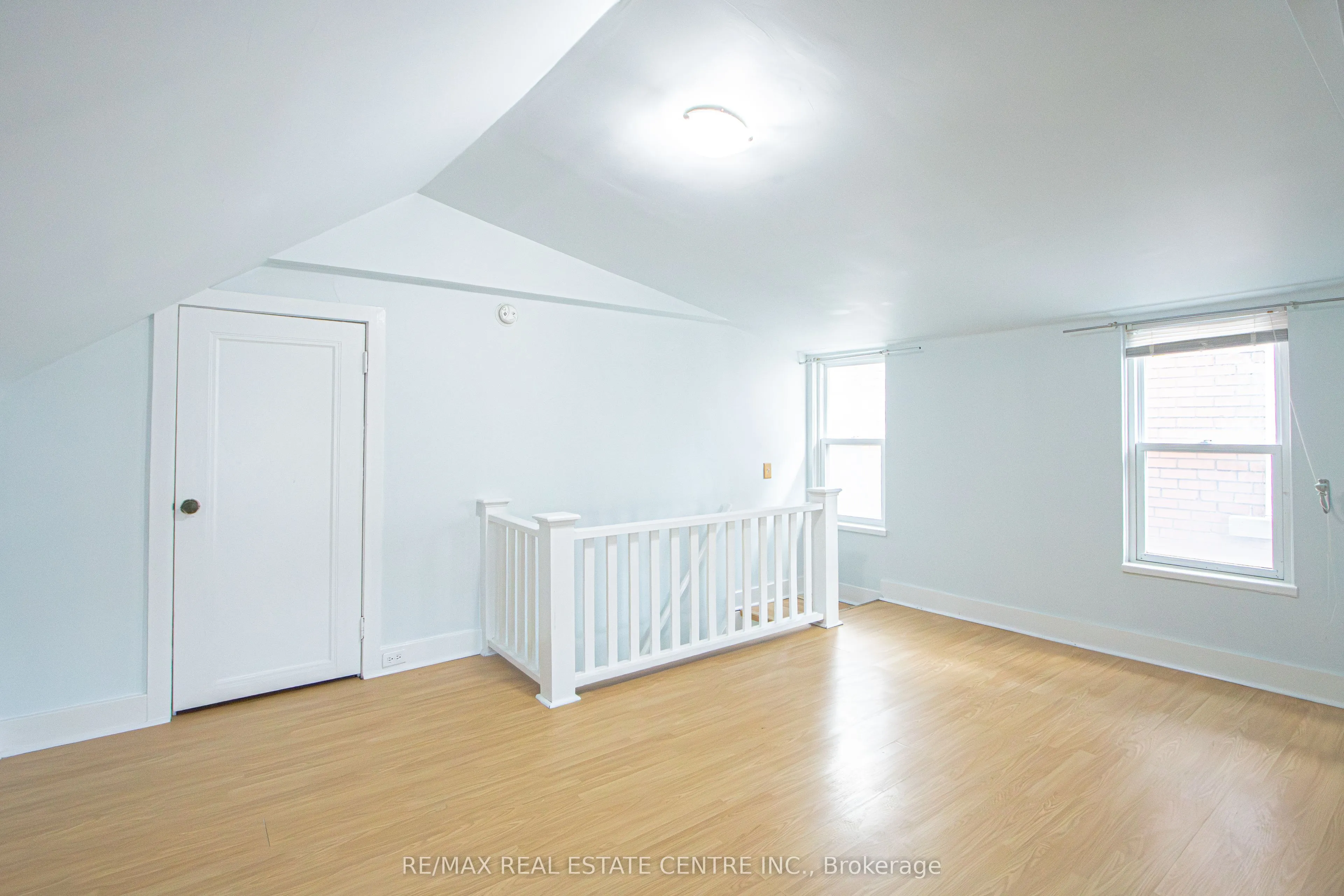 386 Wharncliffe Road S