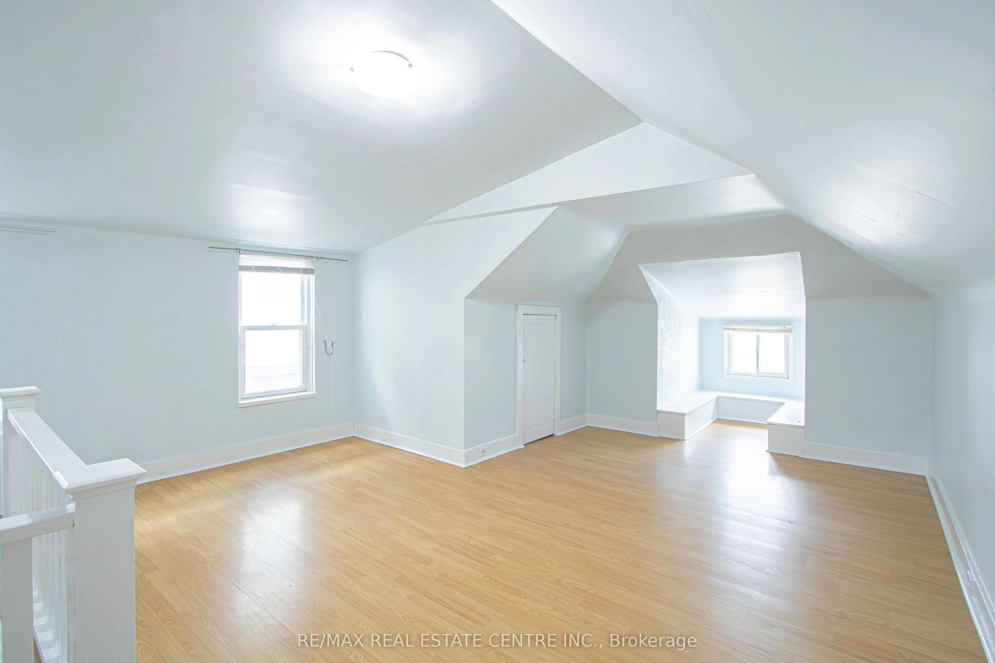 386 Wharncliffe Road S