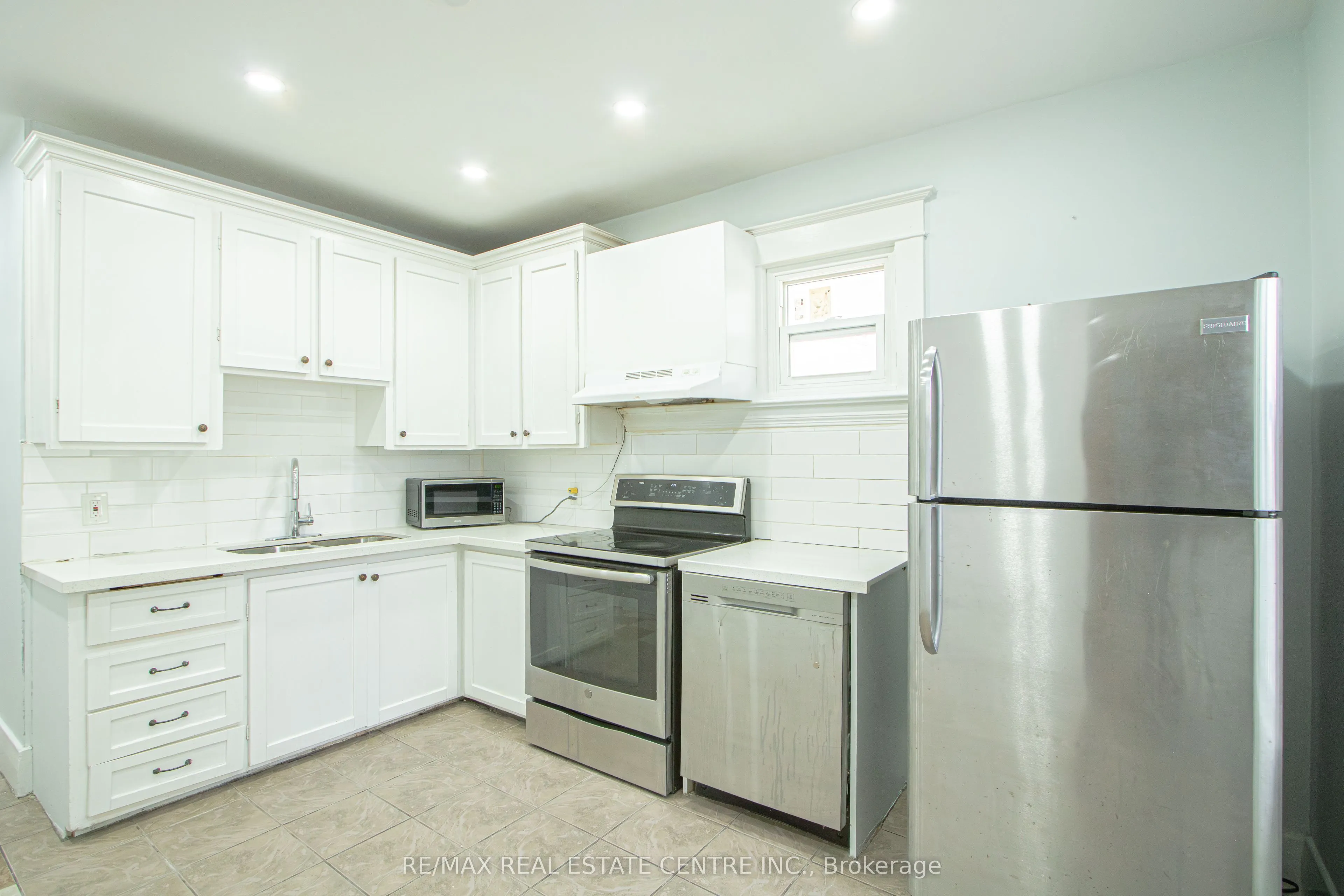386 Wharncliffe Road S