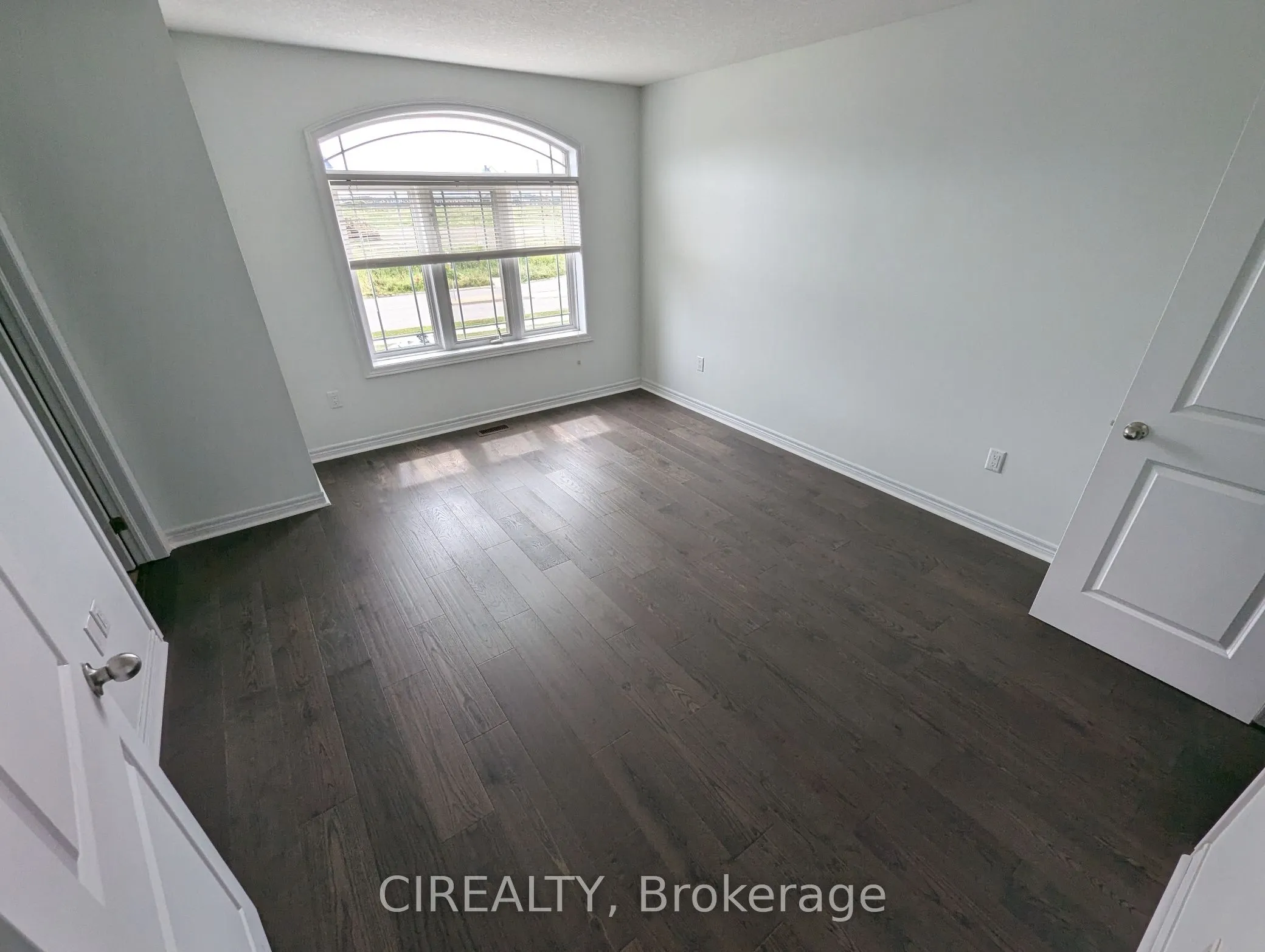 34 Kingsborough Drive