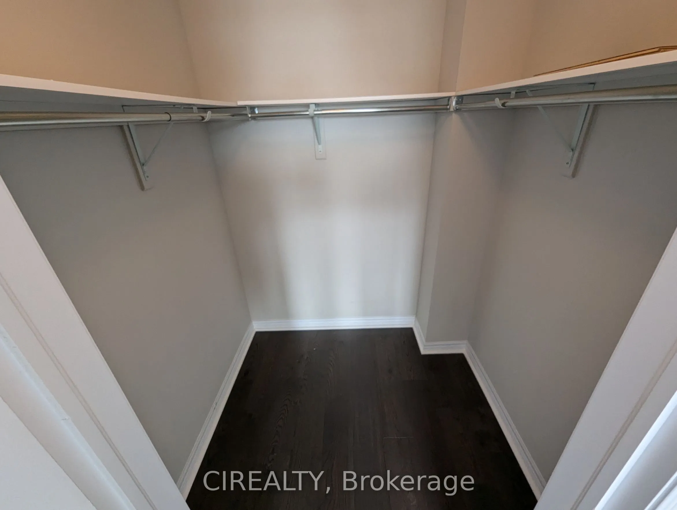 34 Kingsborough Drive