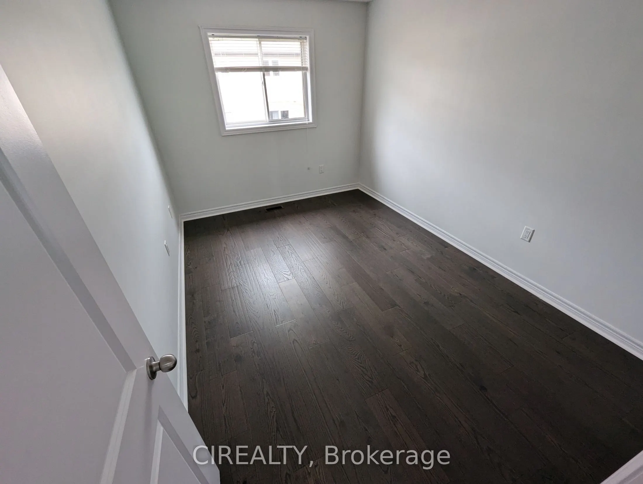 34 Kingsborough Drive