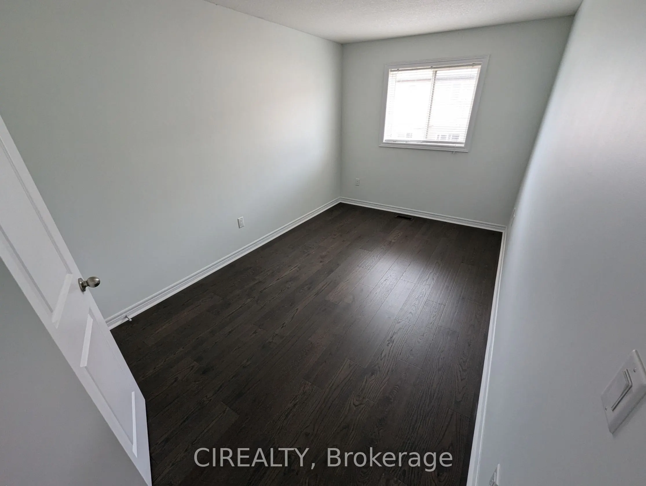 34 Kingsborough Drive