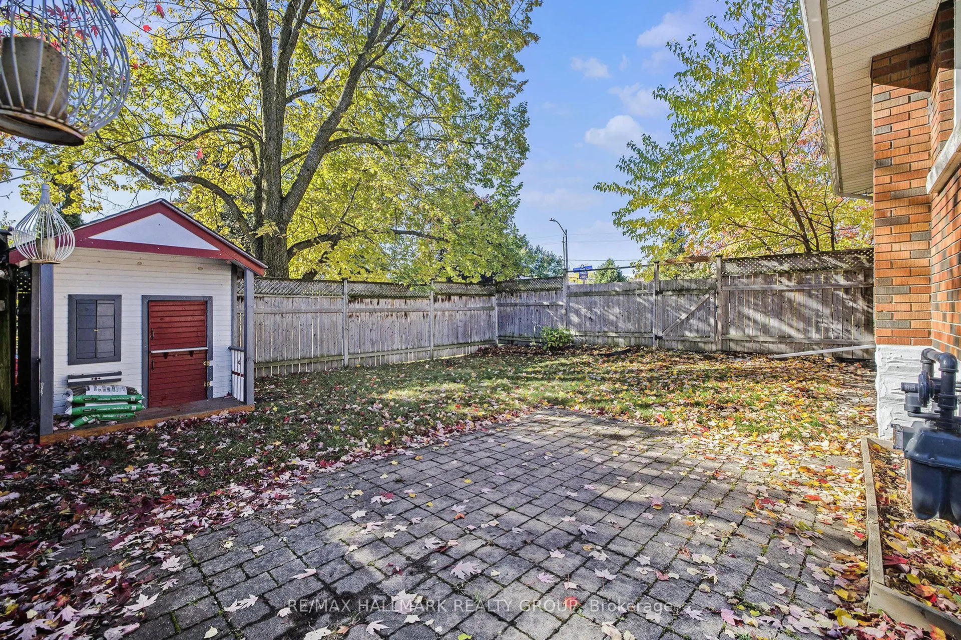 715 Holt Crescent
