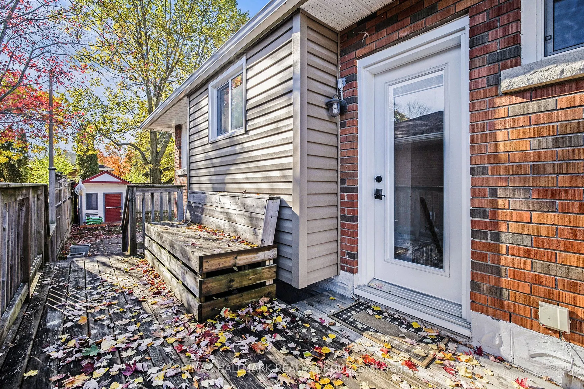 715 Holt Crescent