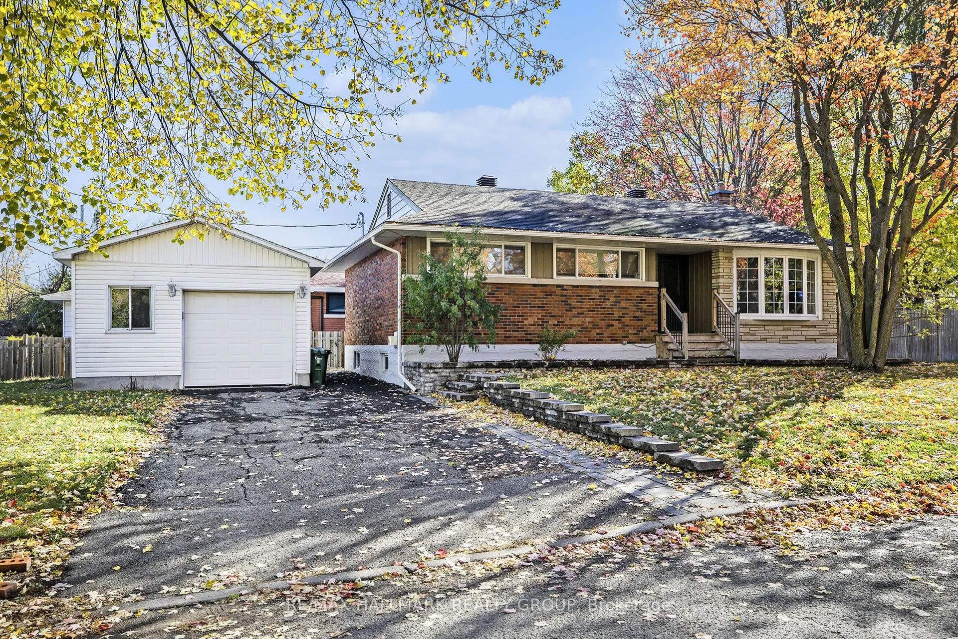 715 Holt Crescent