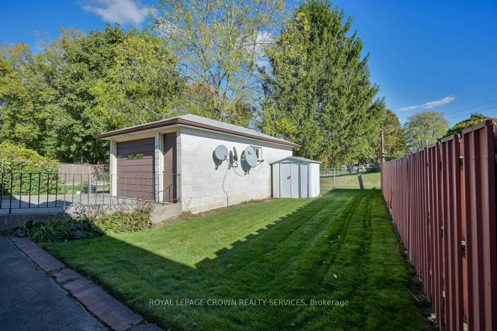 43 Lauris Avenue
