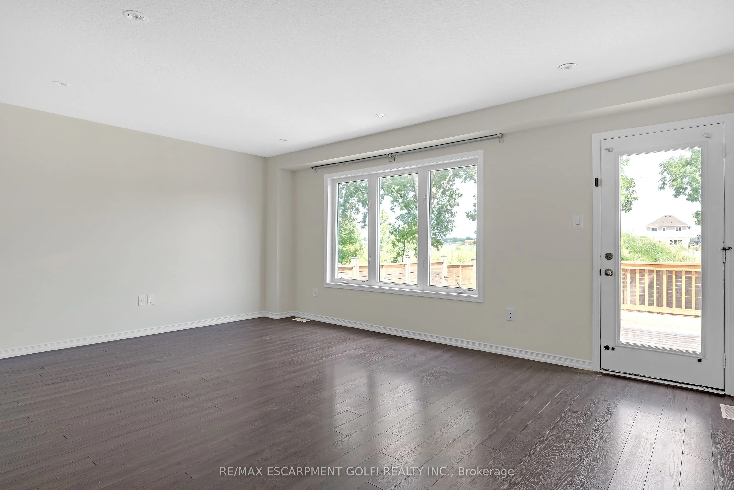 8561 DOGWOOD Crescent