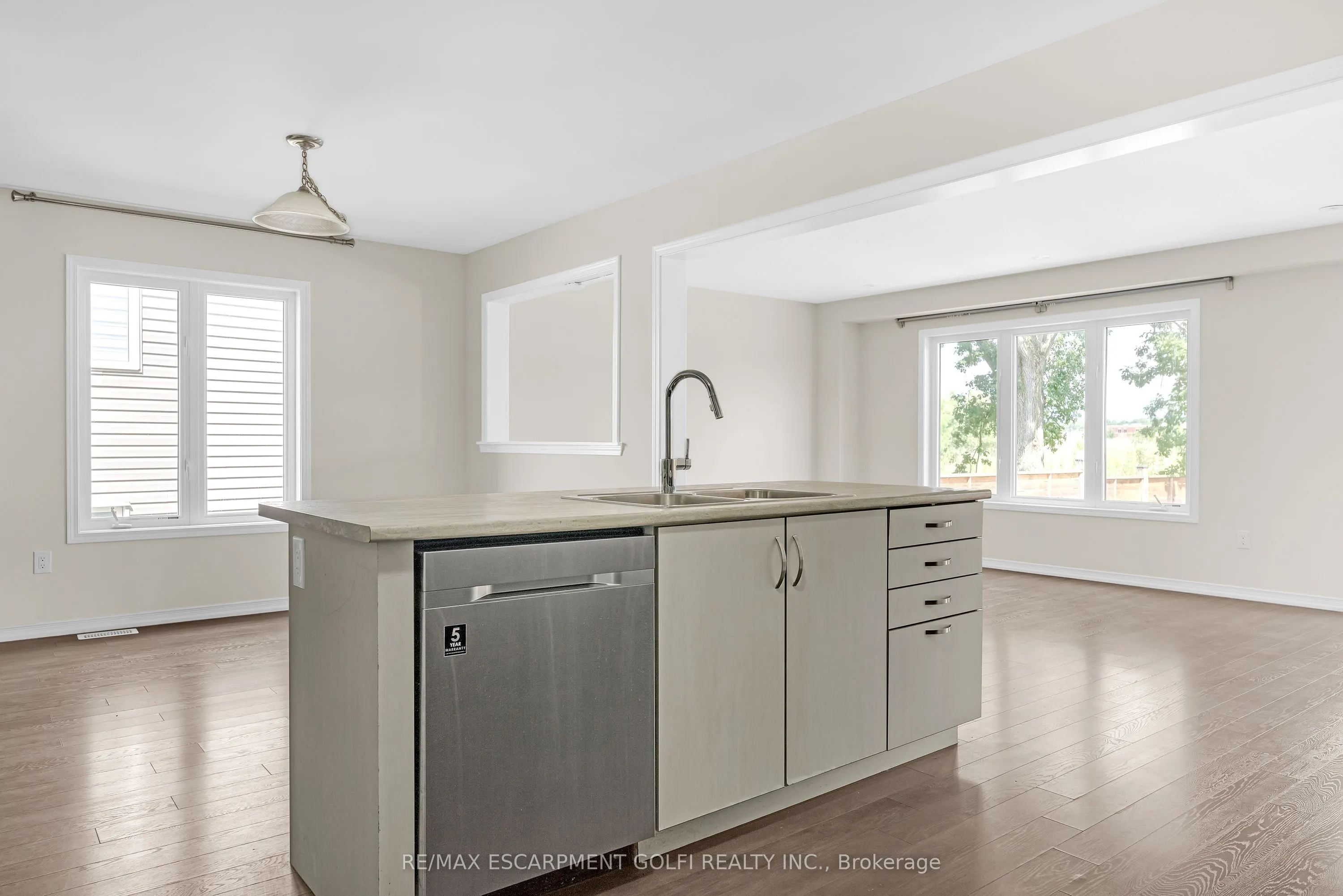 8561 DOGWOOD Crescent