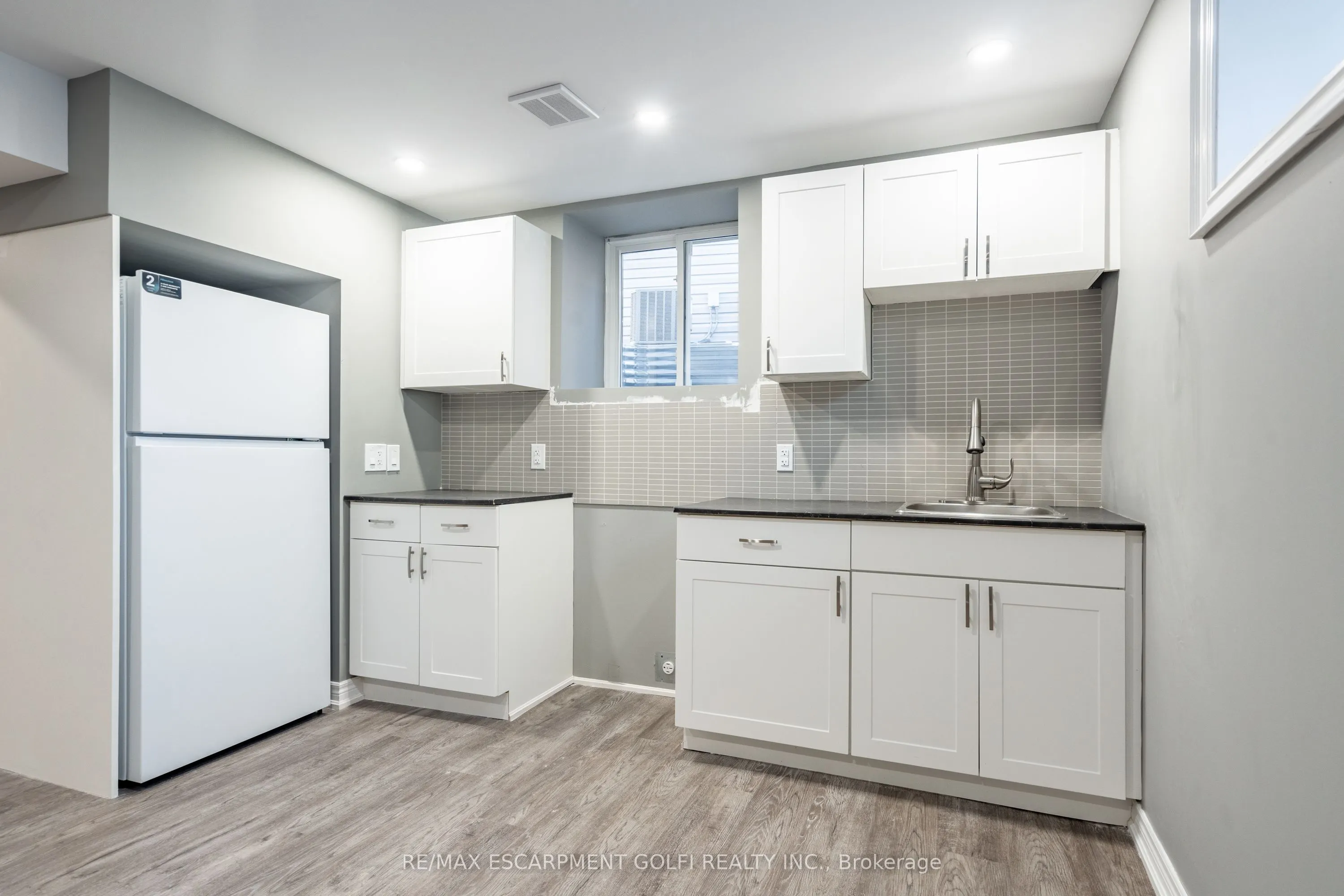8561 DOGWOOD Crescent