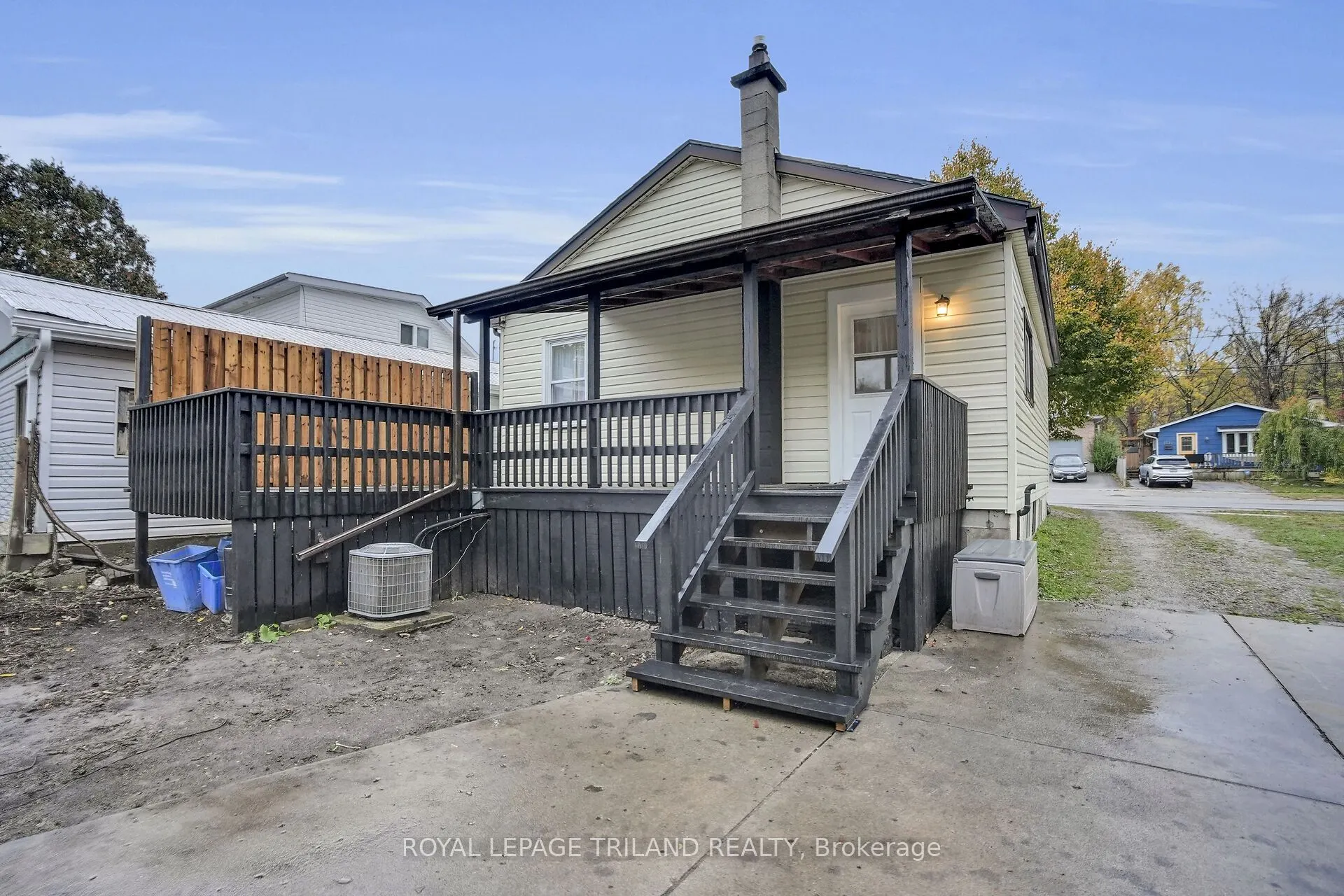 114 Emery Street W