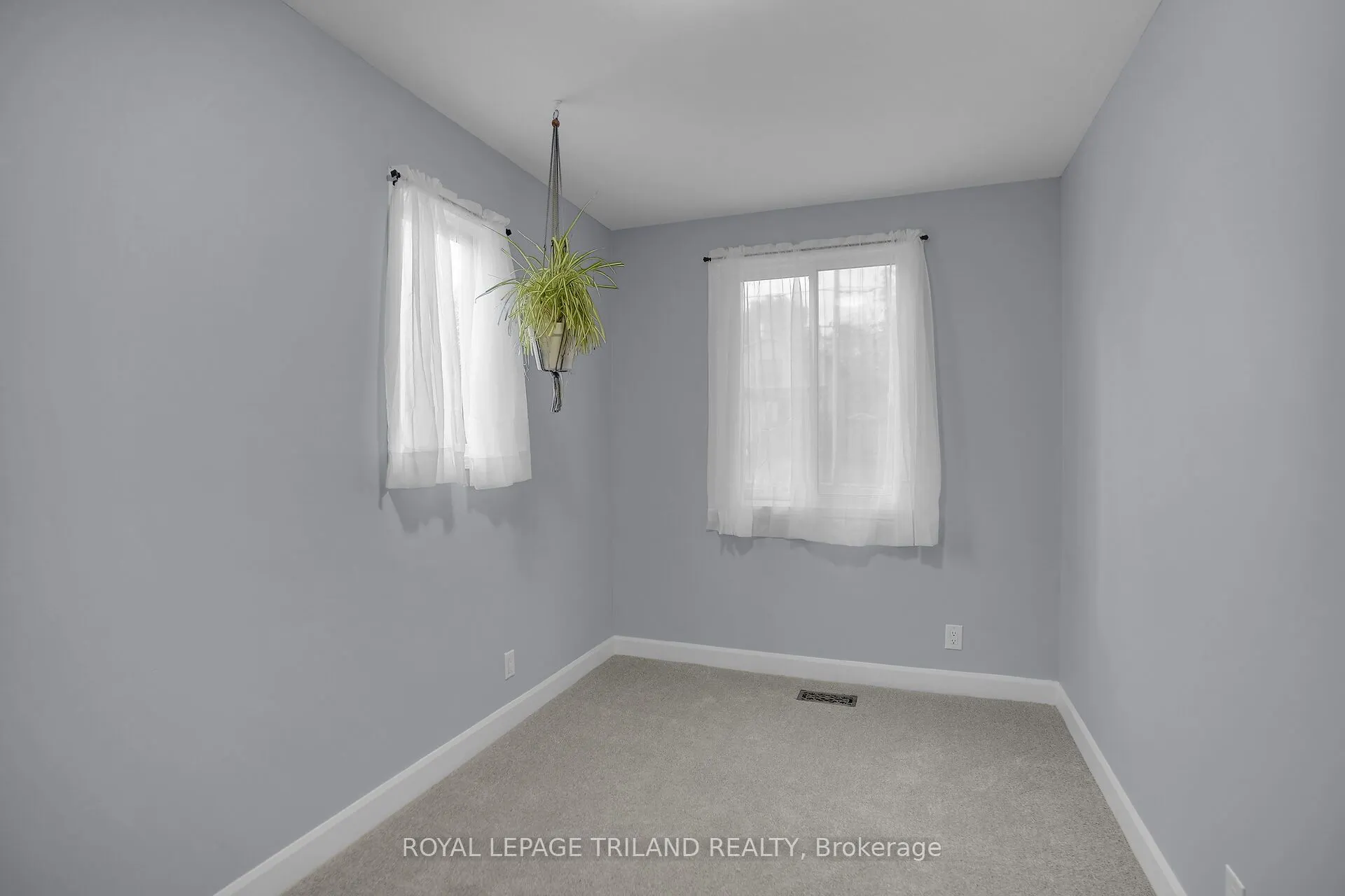 114 Emery Street W