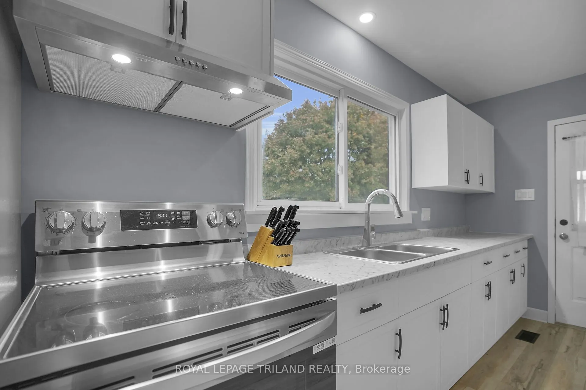 114 Emery Street W