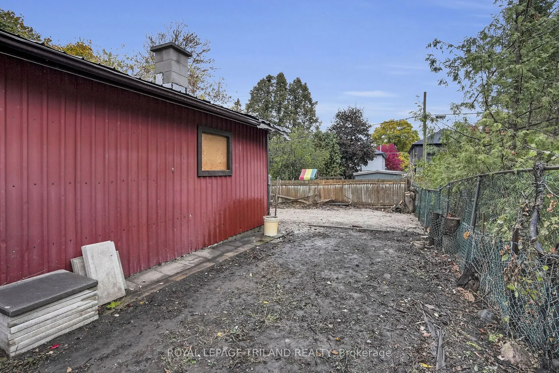114 Emery Street W