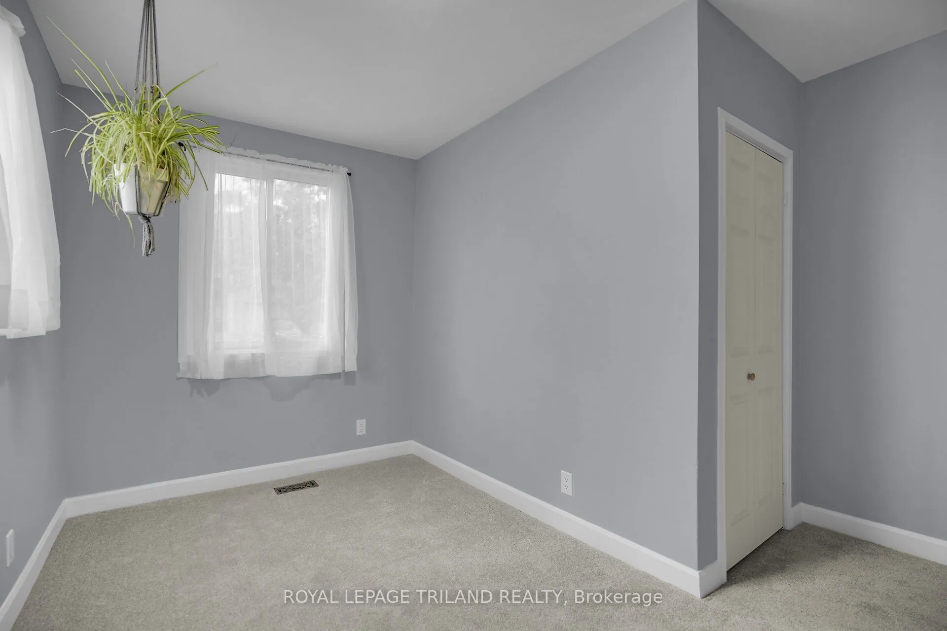 114 Emery Street W
