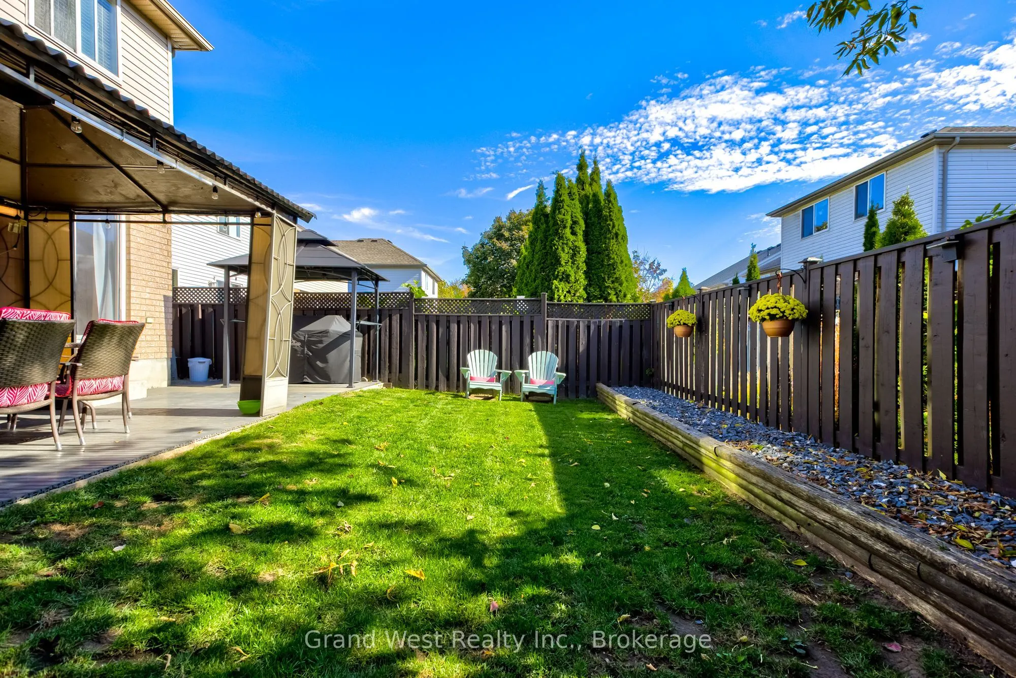39 KARALEE Crescent