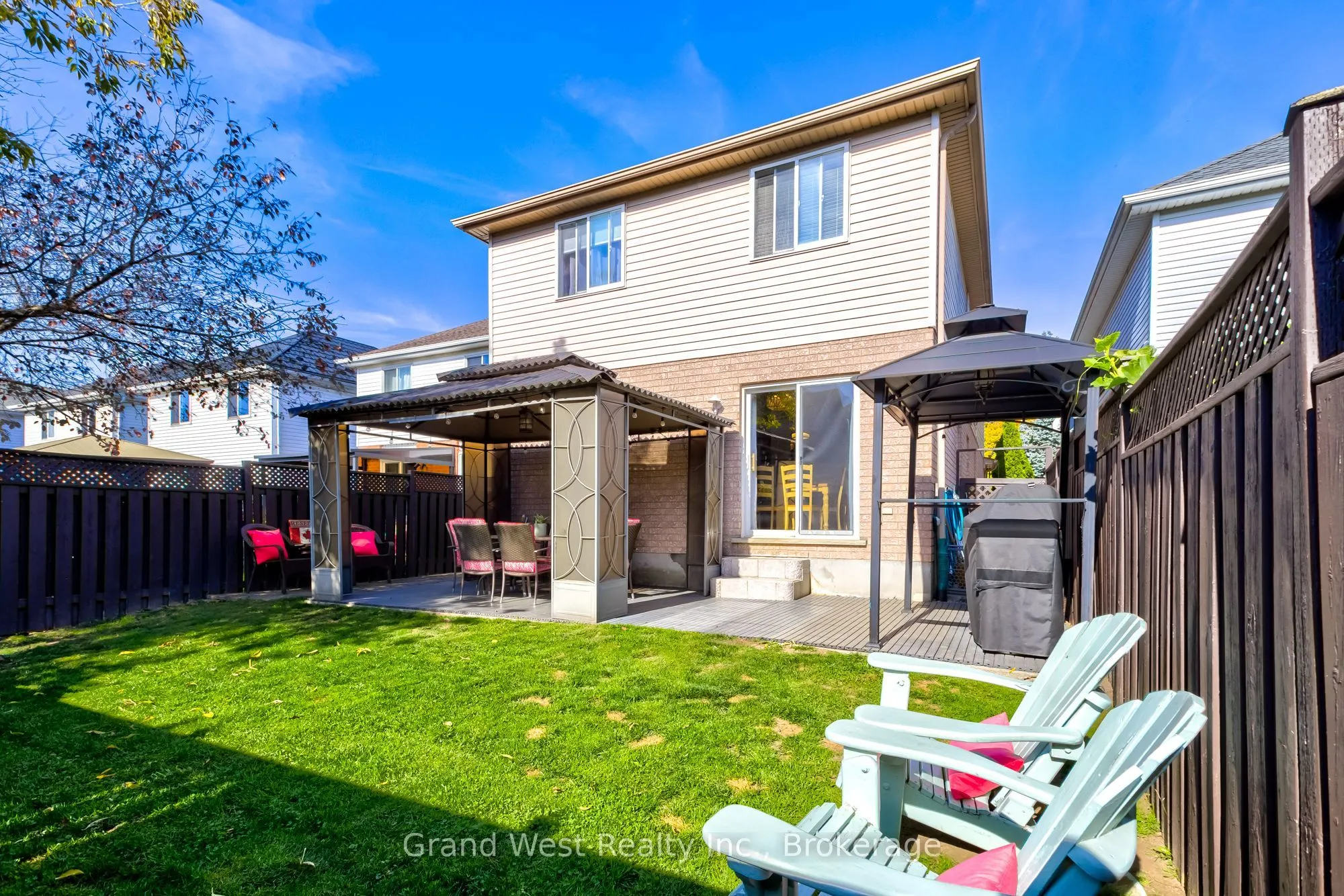 39 KARALEE Crescent
