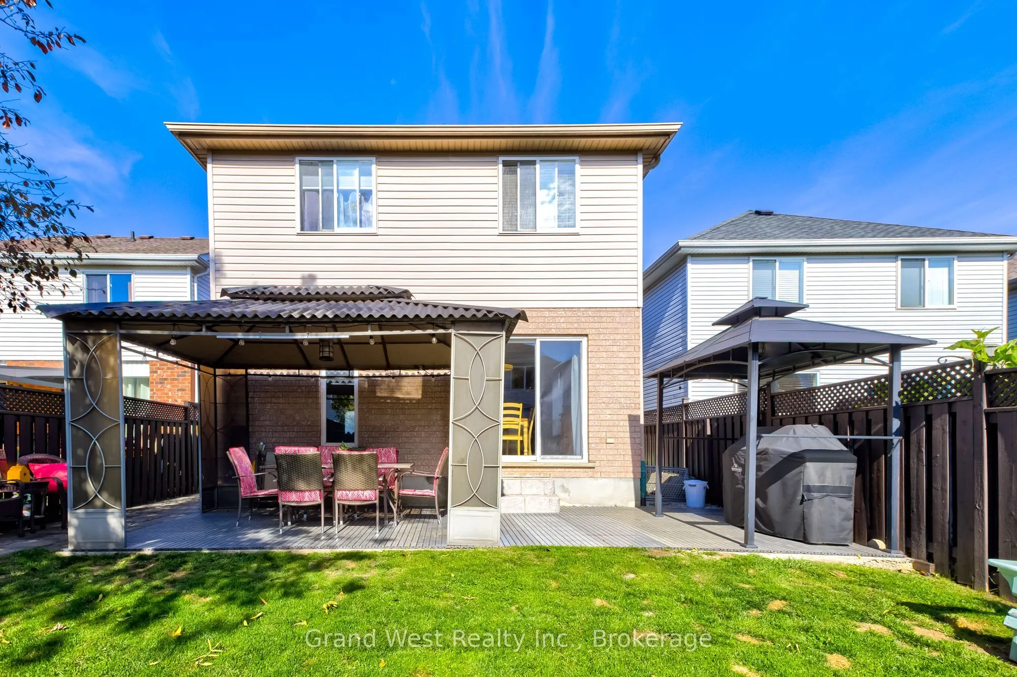 39 KARALEE Crescent