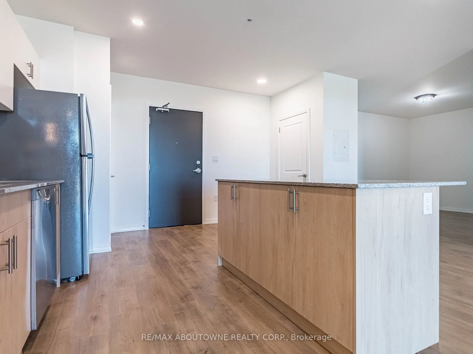 1098 Paisley Road, #401