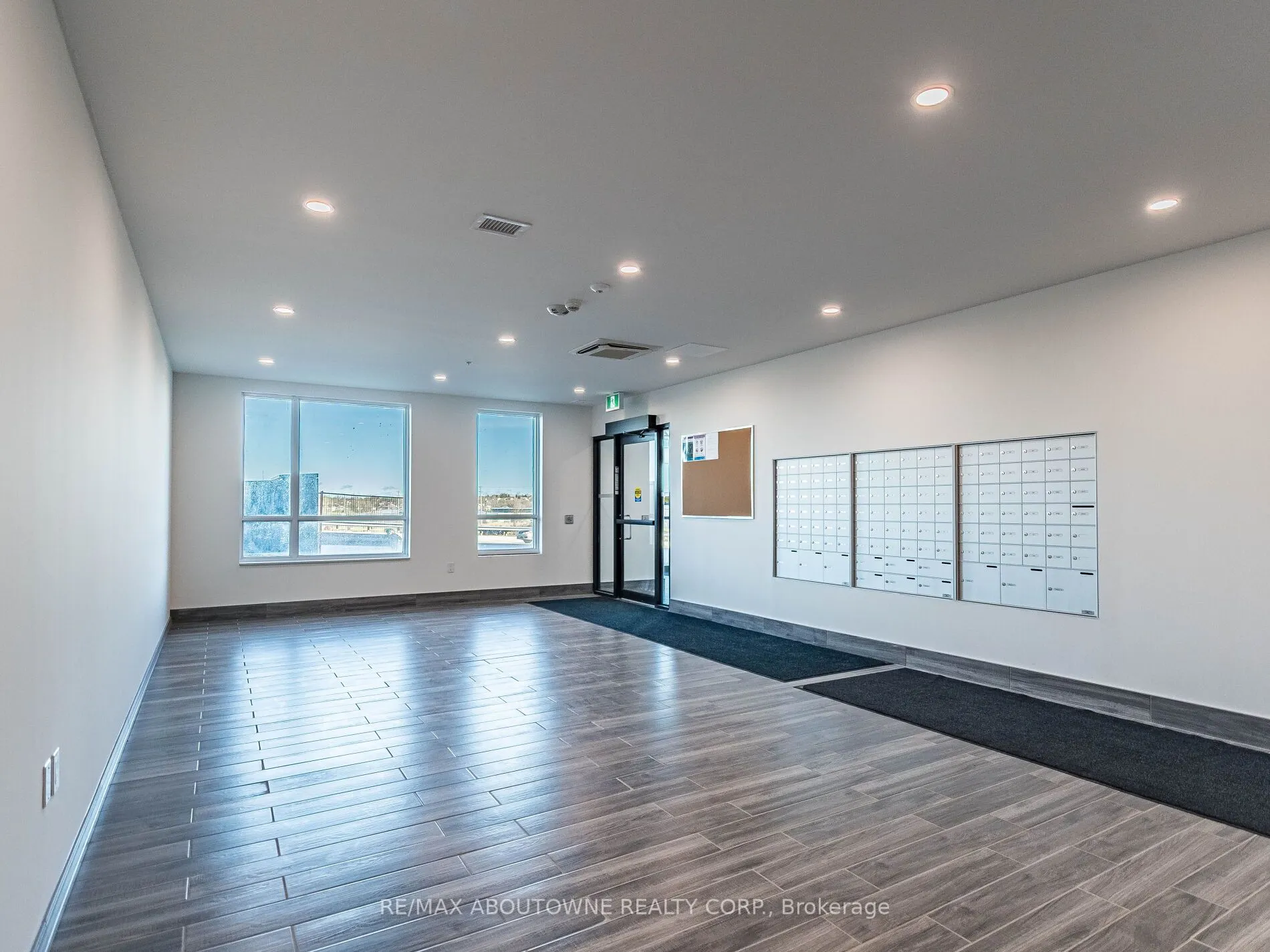 1098 Paisley Road, #401