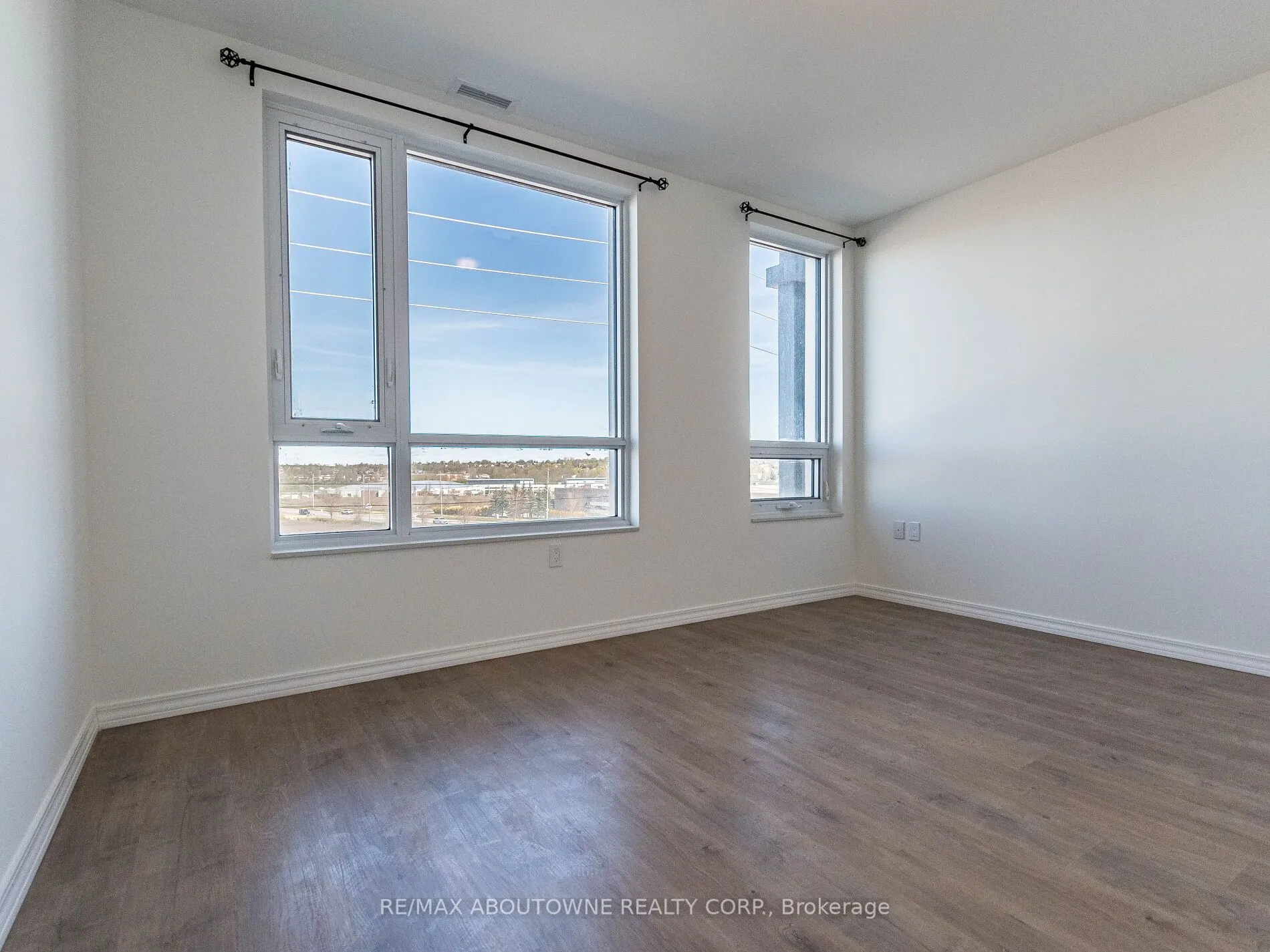 1098 Paisley Road, #401