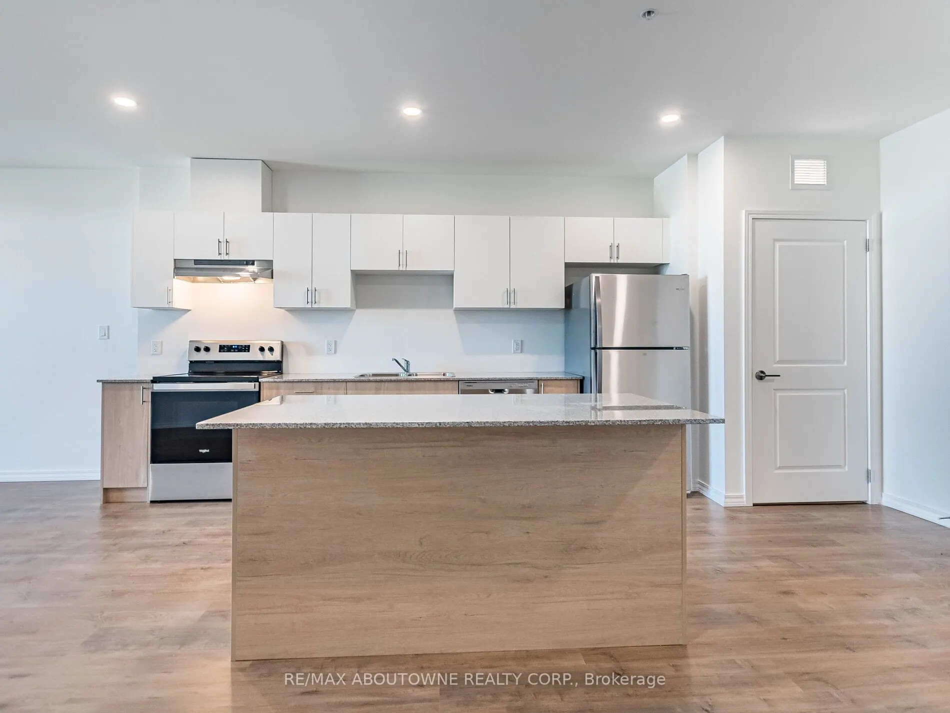 1098 Paisley Road, #401