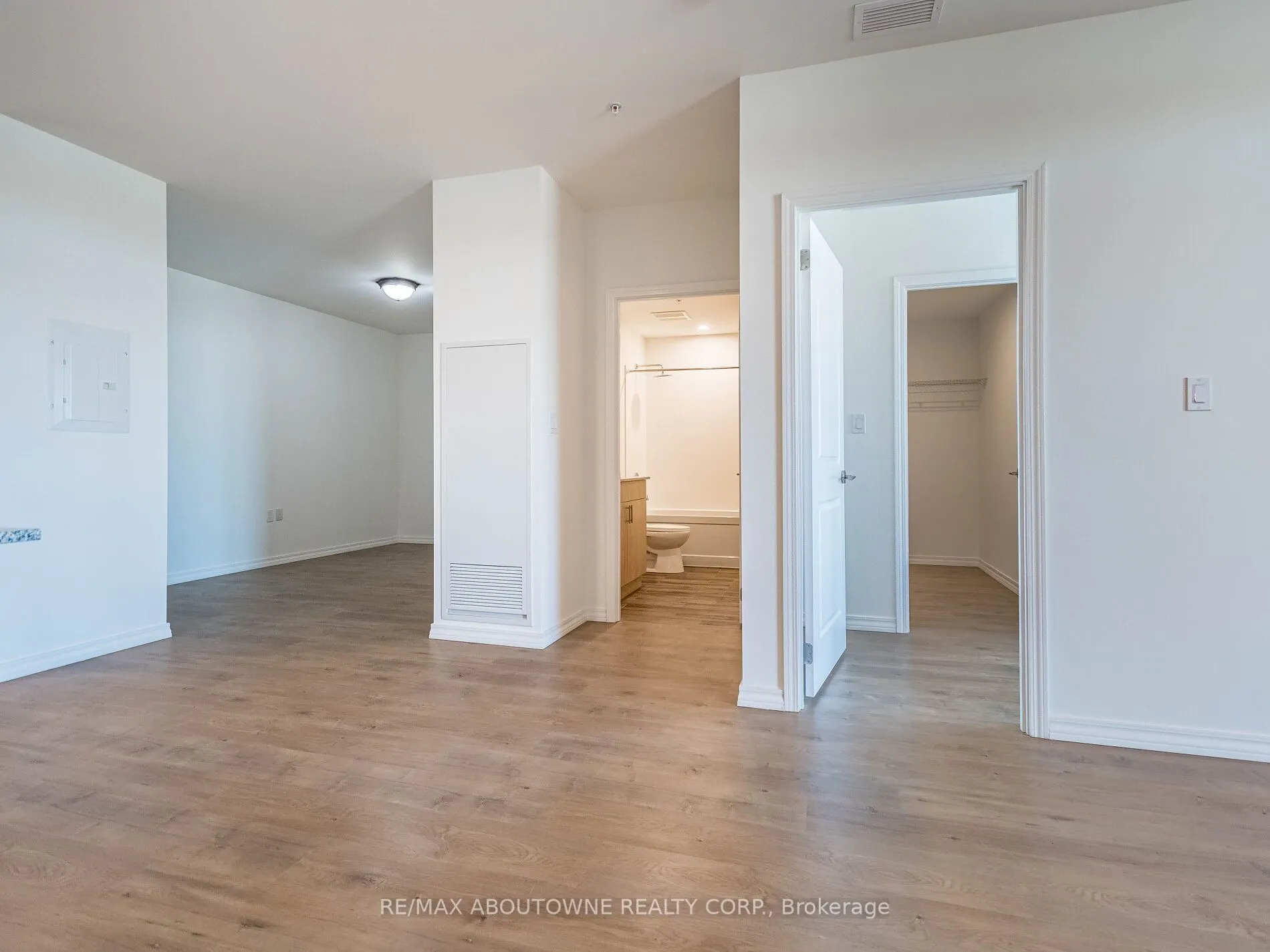 1098 Paisley Road, #401