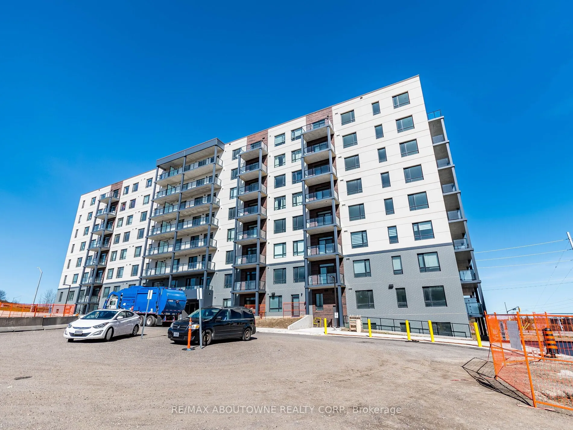 1098 Paisley Road, #401