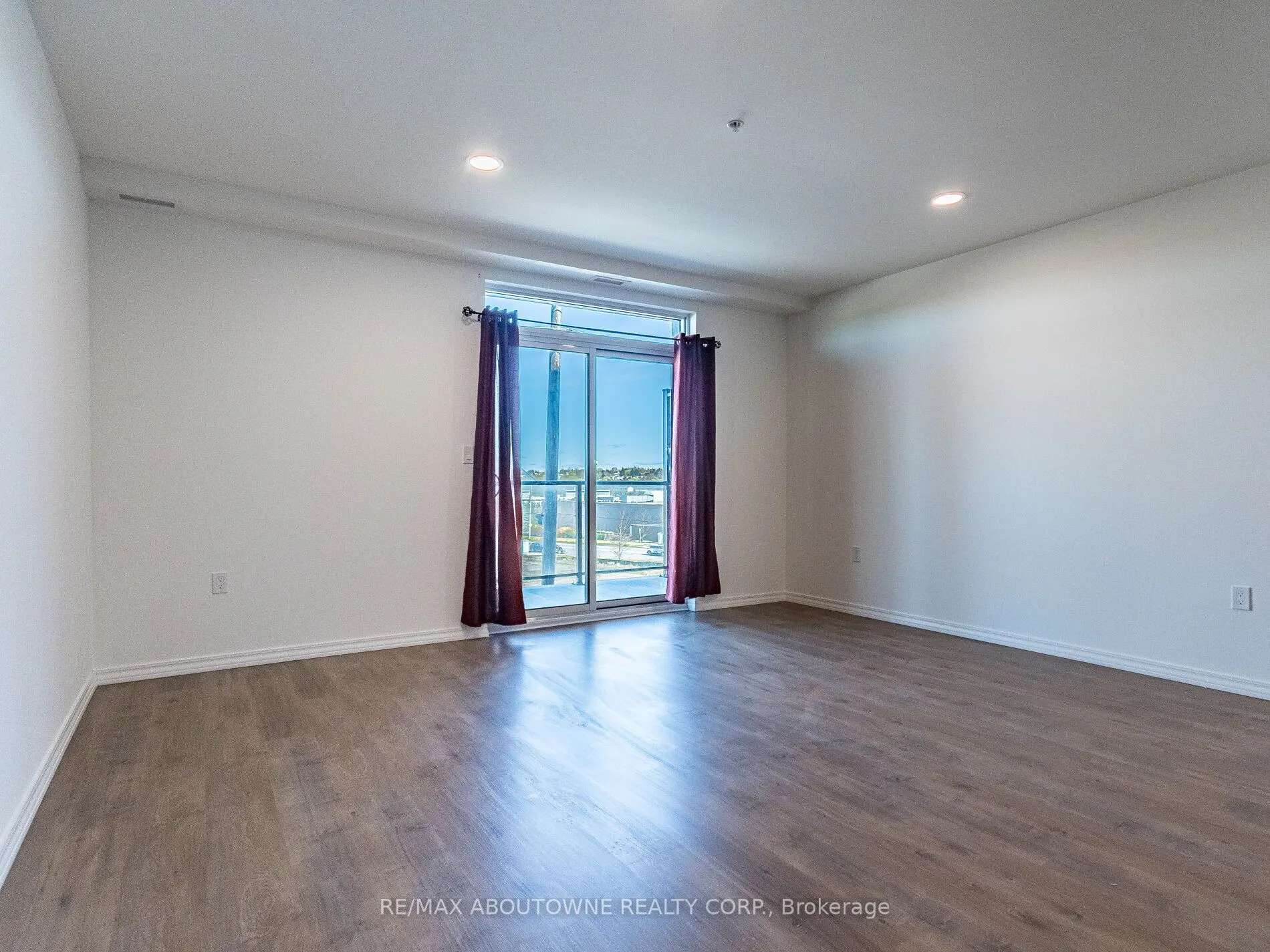 1098 Paisley Road, #401