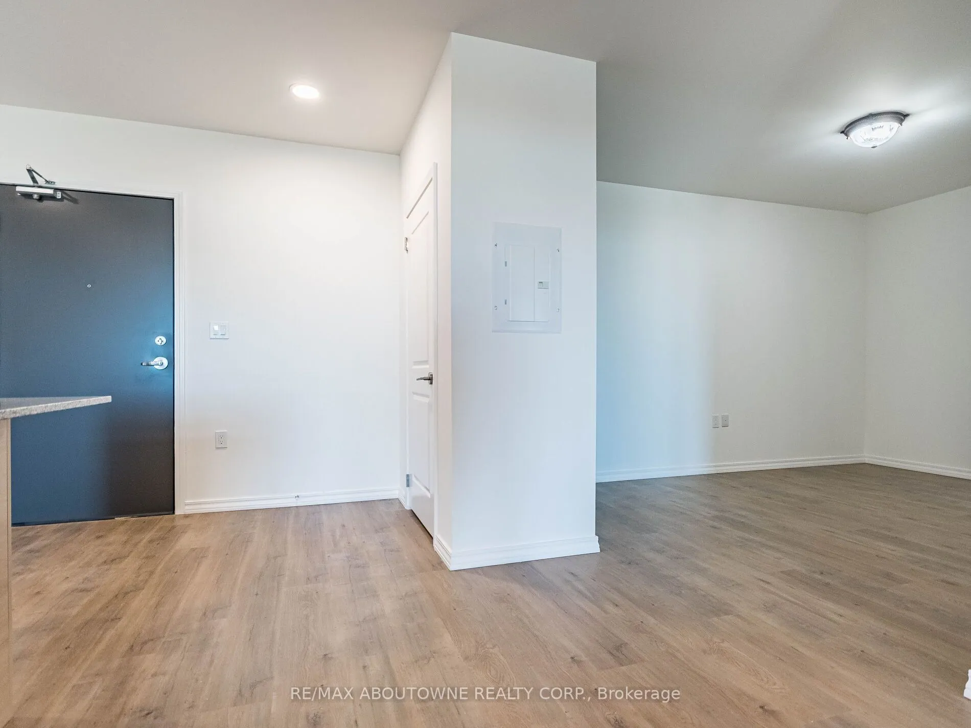 1098 Paisley Road, #401