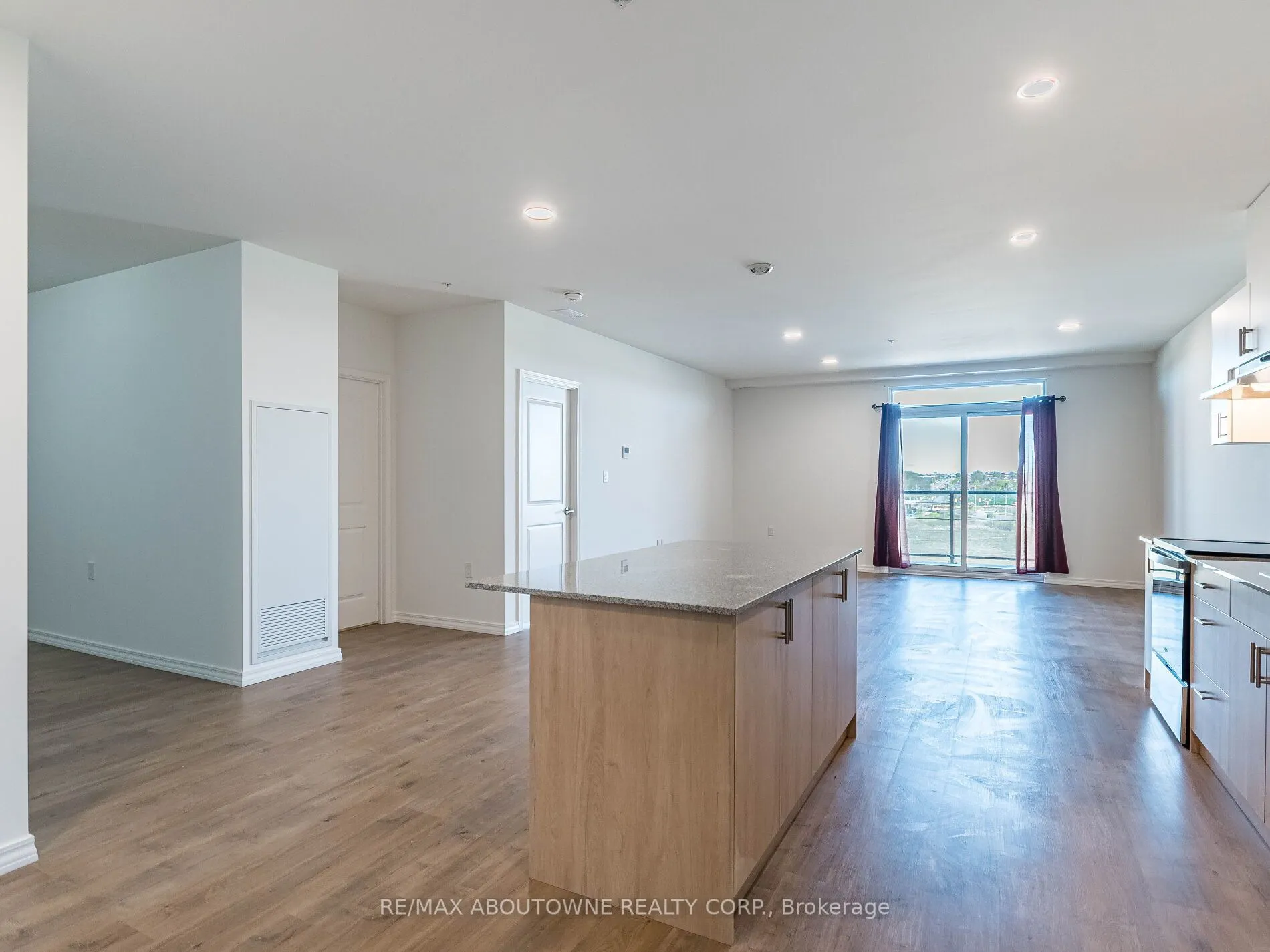 1098 Paisley Road, #401