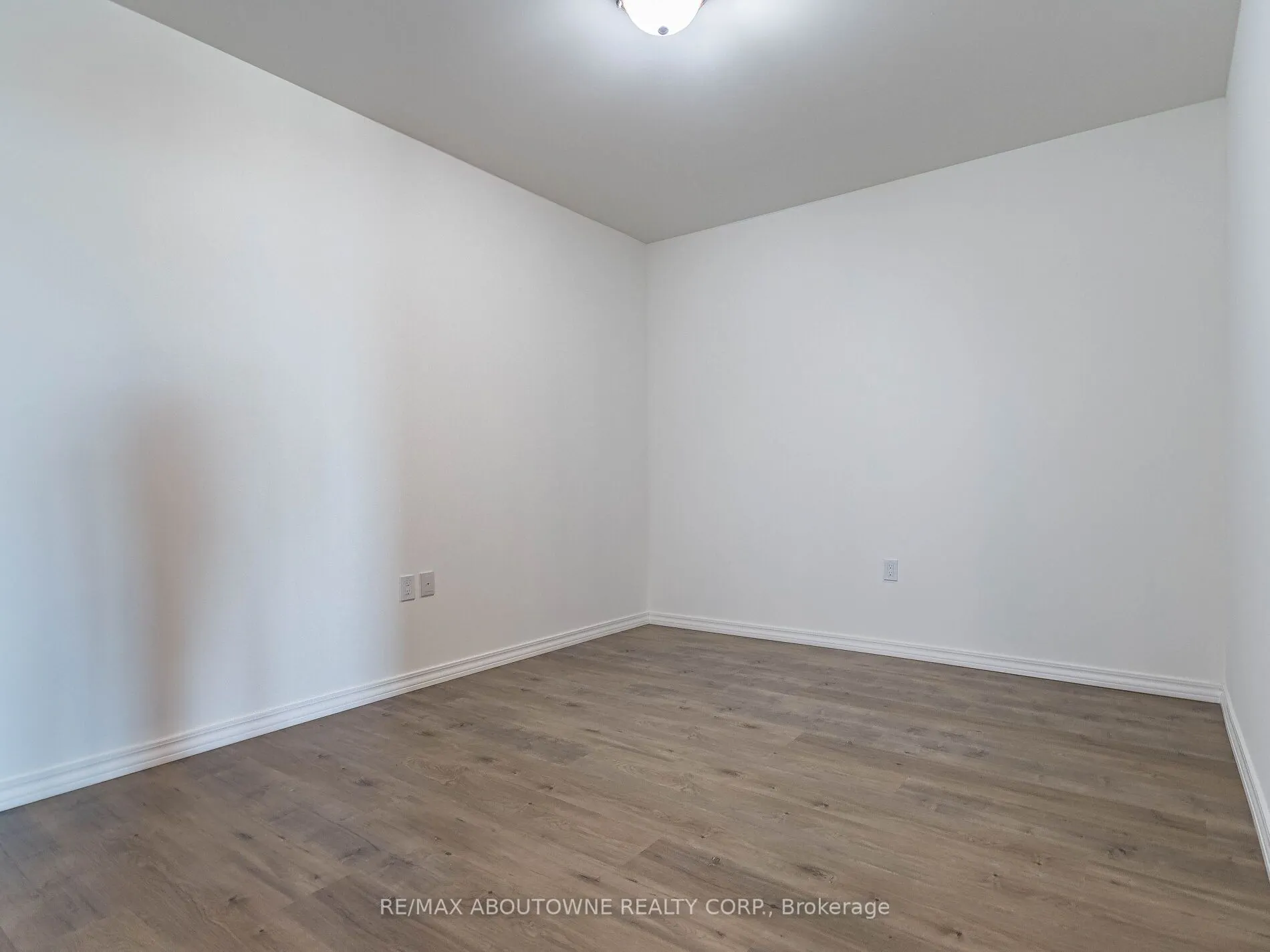 1098 Paisley Road, #401