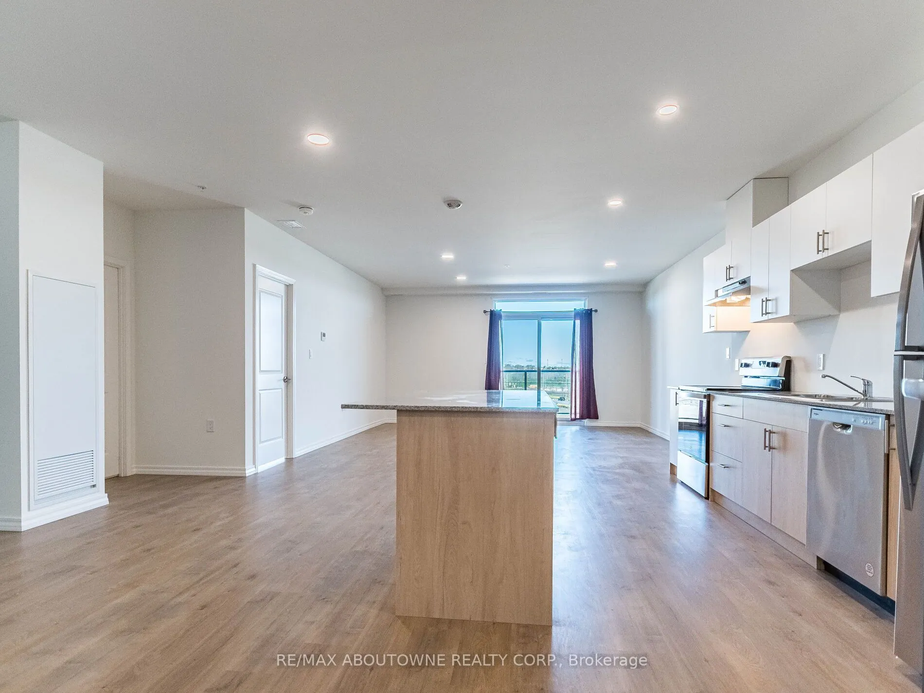 1098 Paisley Road, #401