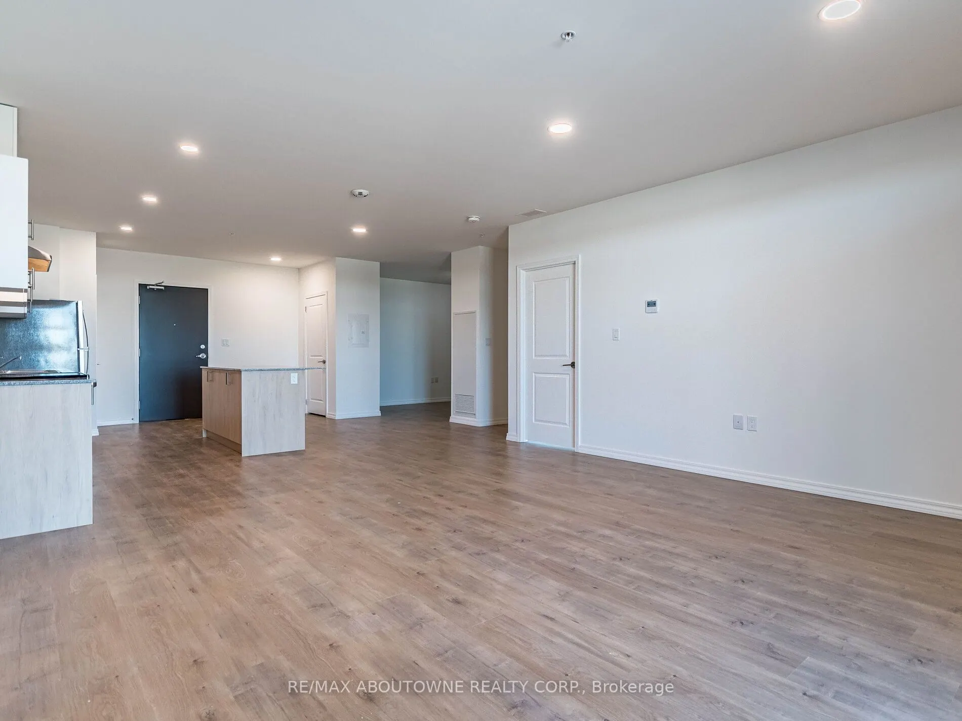 1098 Paisley Road, #401