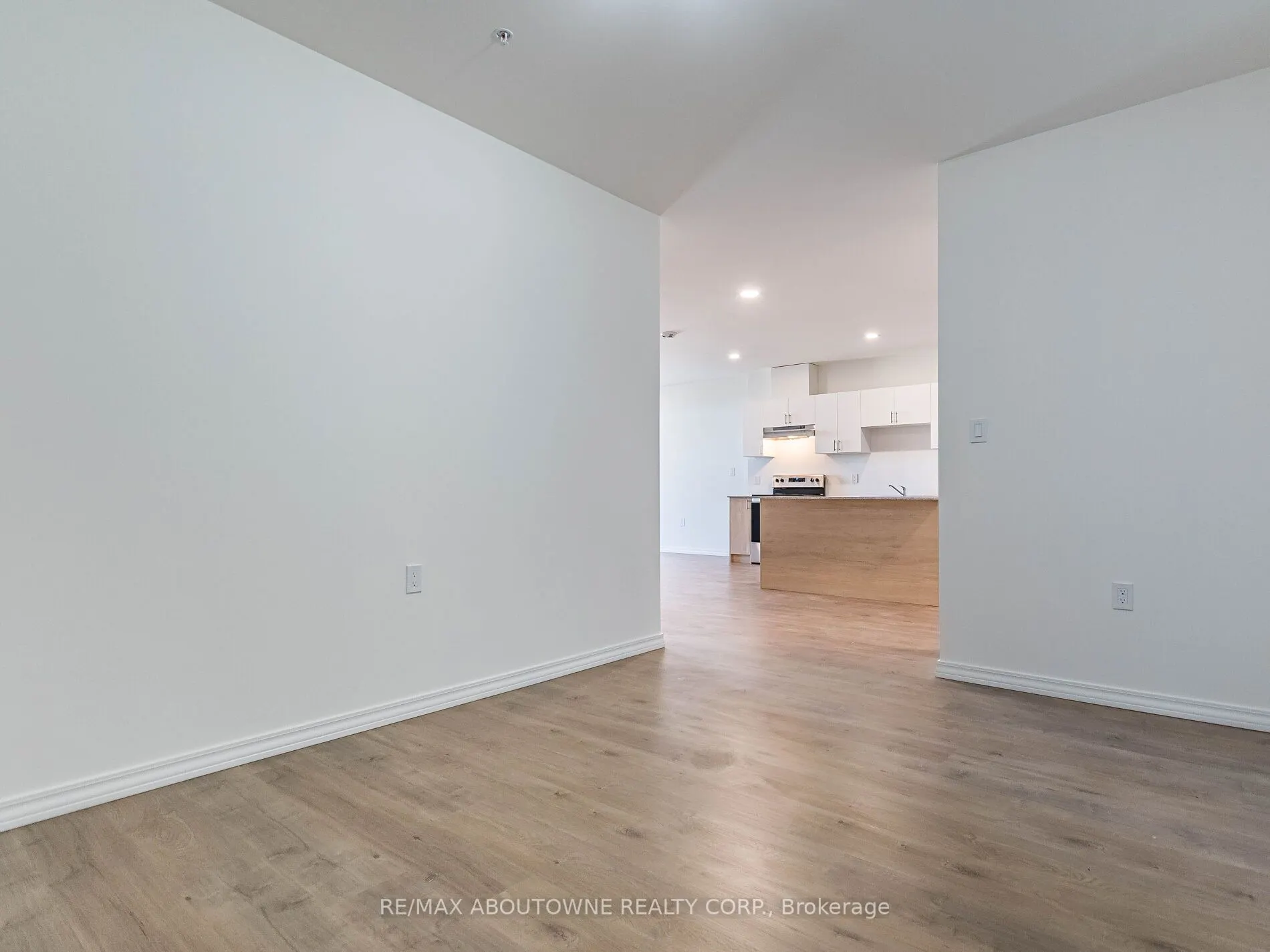 1098 Paisley Road, #401