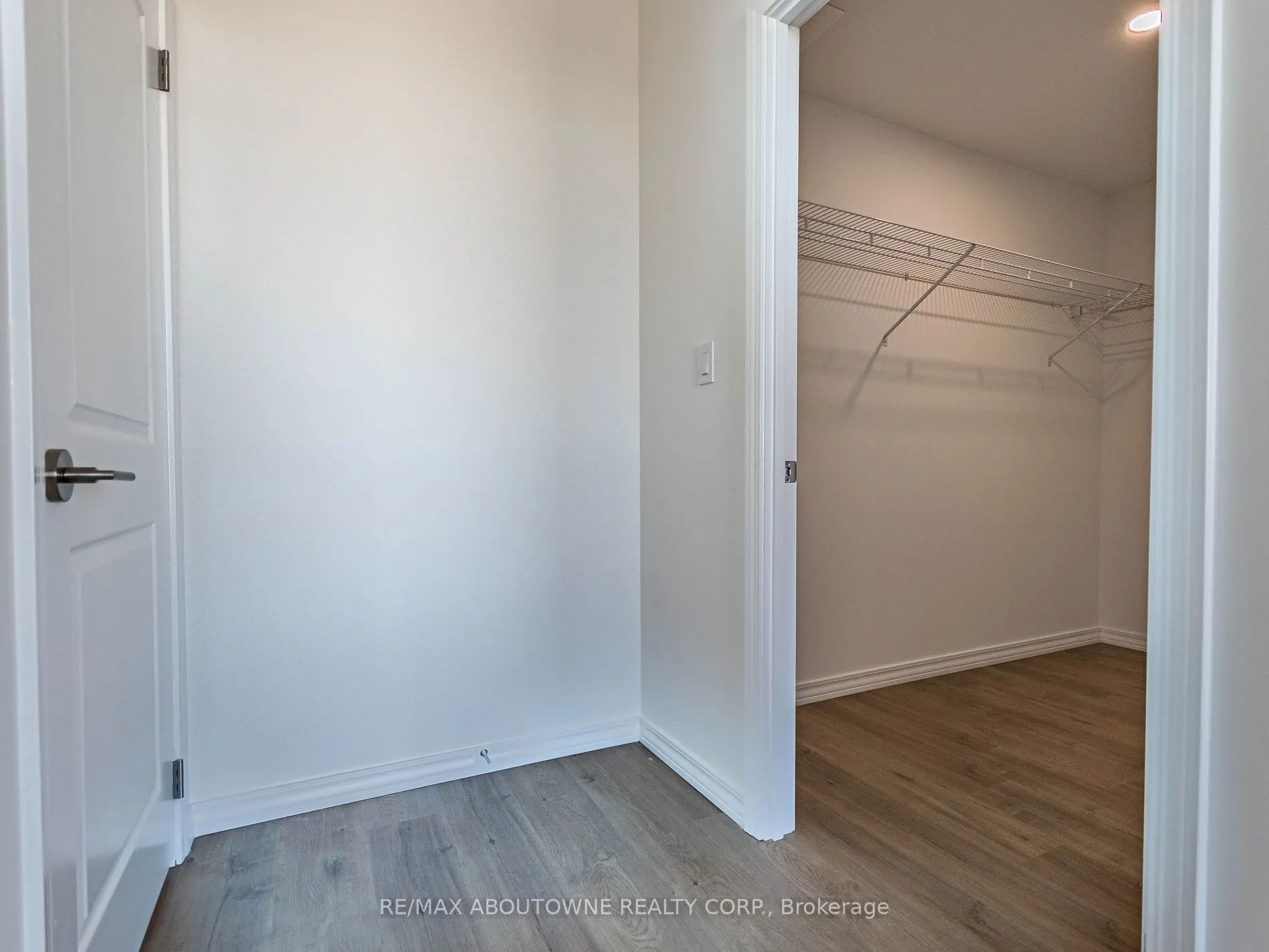 1098 Paisley Road, #401