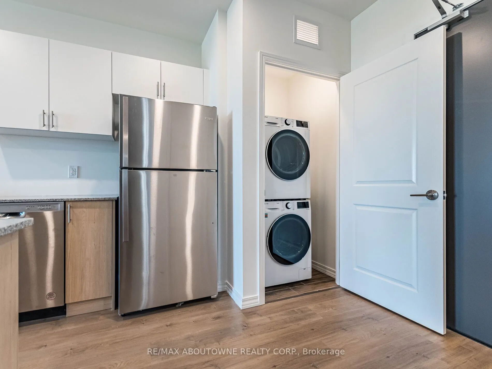 1098 Paisley Road, #401