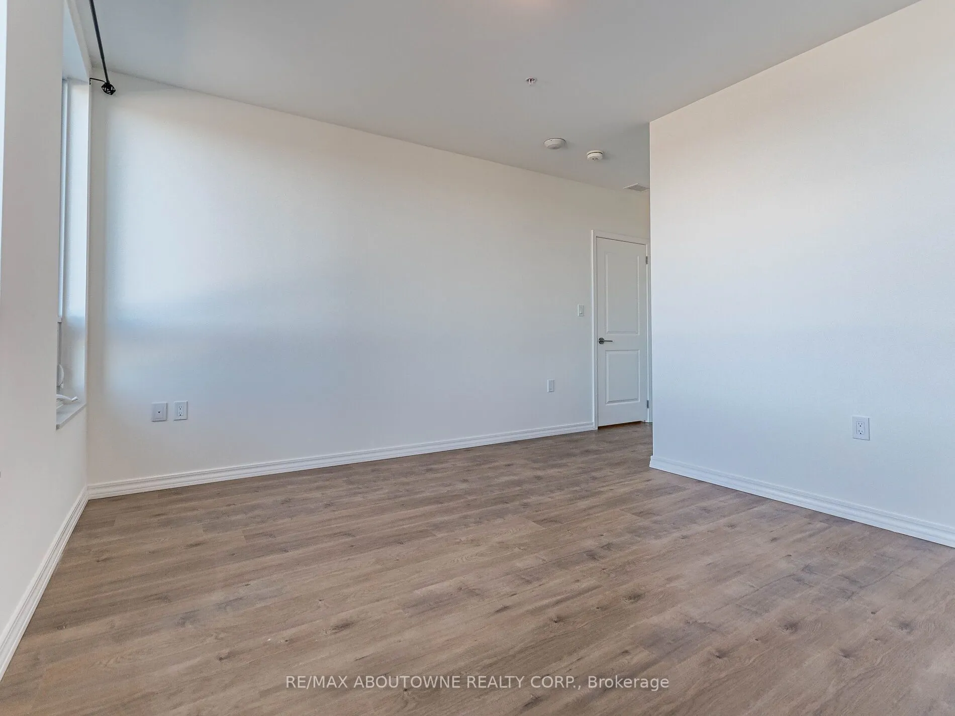 1098 Paisley Road, #401