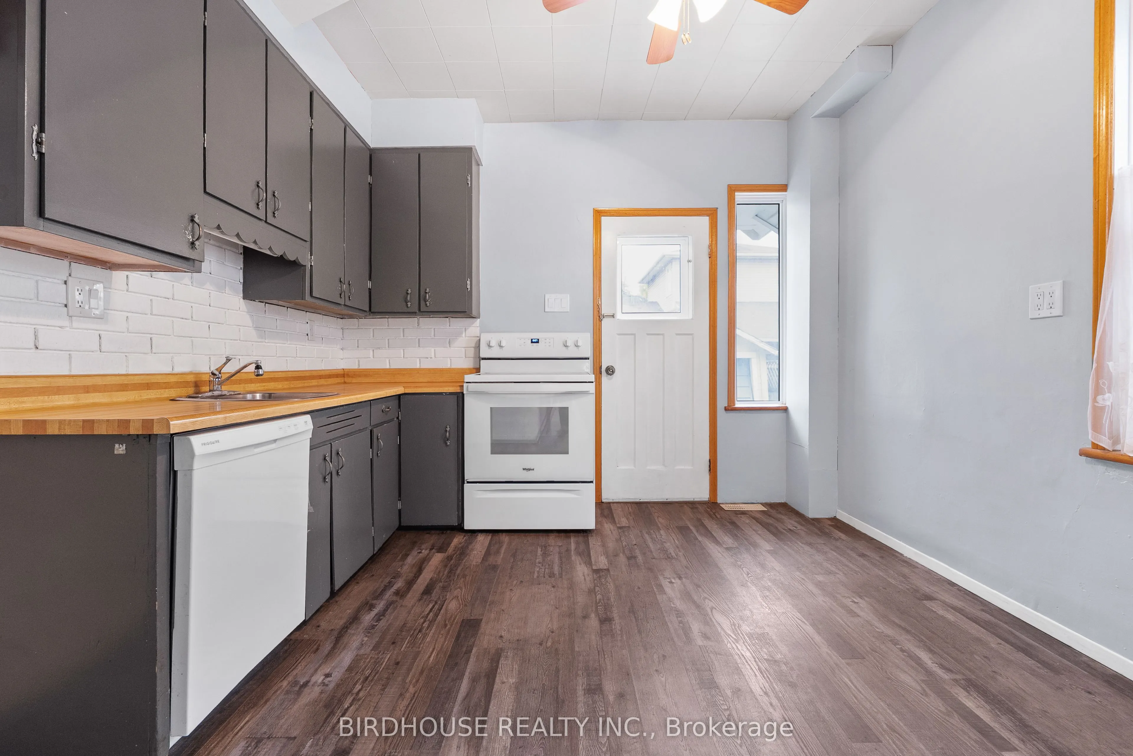 126 Durham Street W