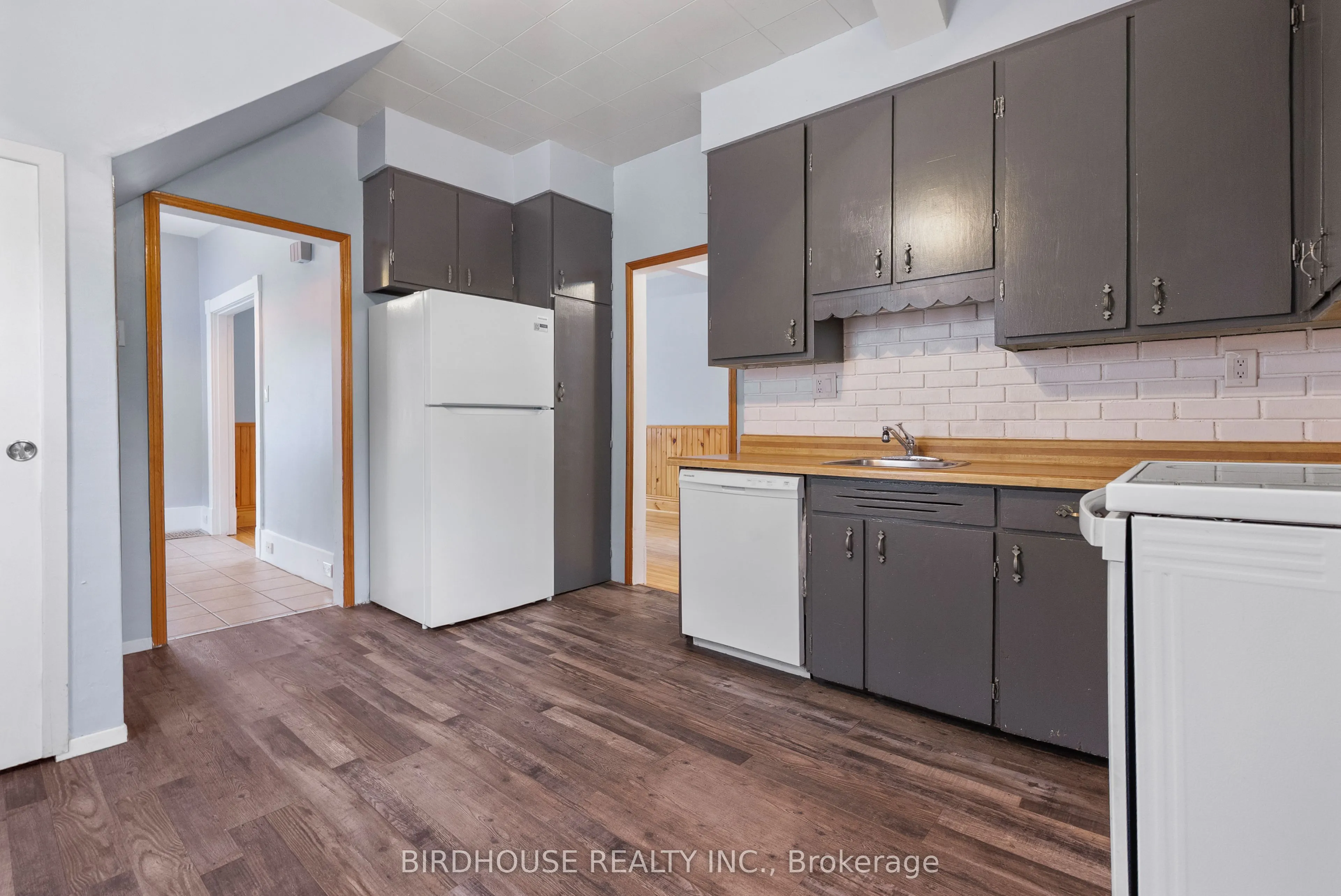 126 Durham Street W