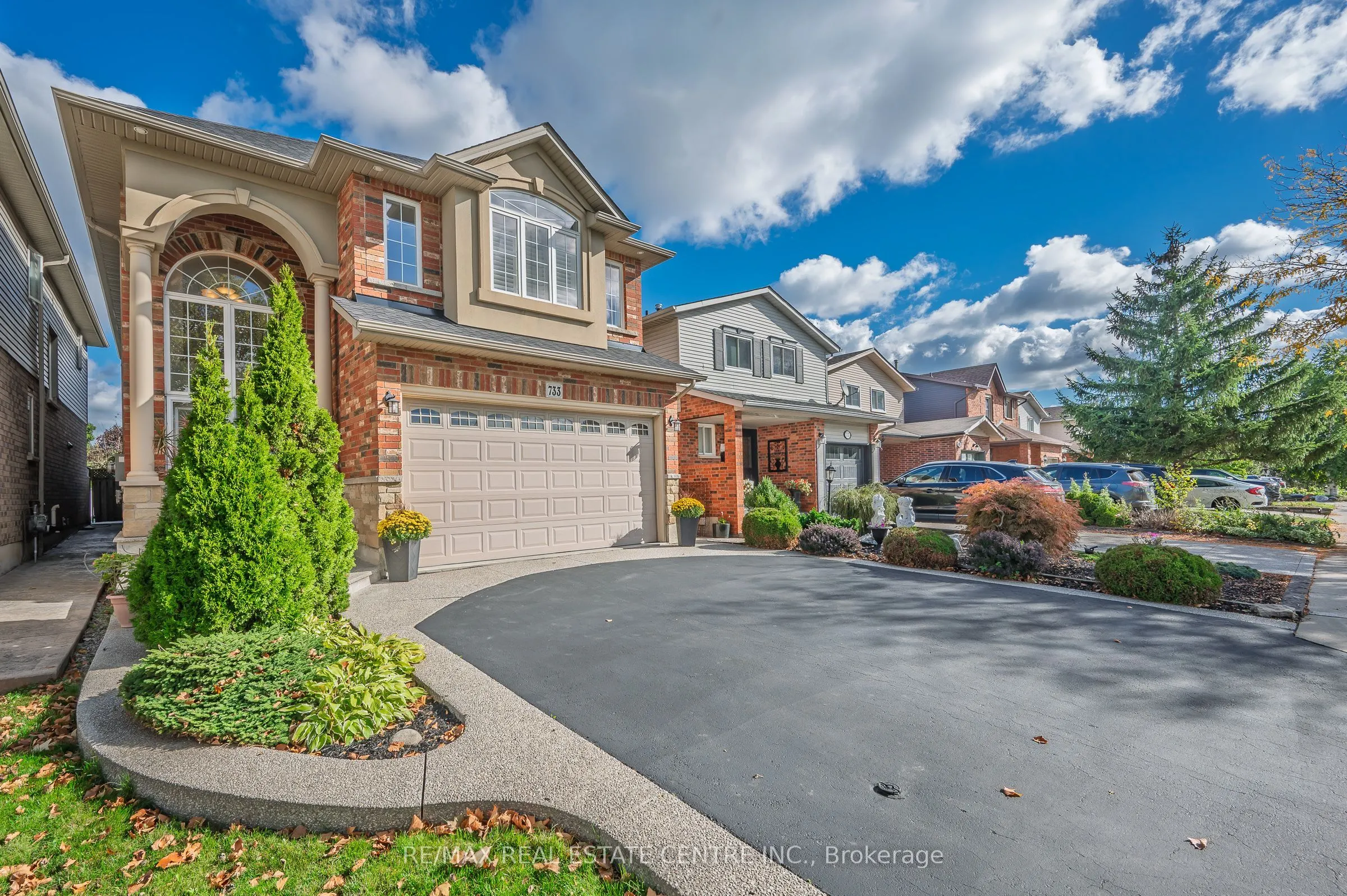 733 Stone Church Road E